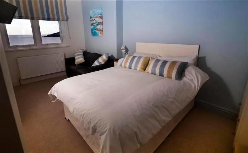 Day, Bed in The Paris Hotel