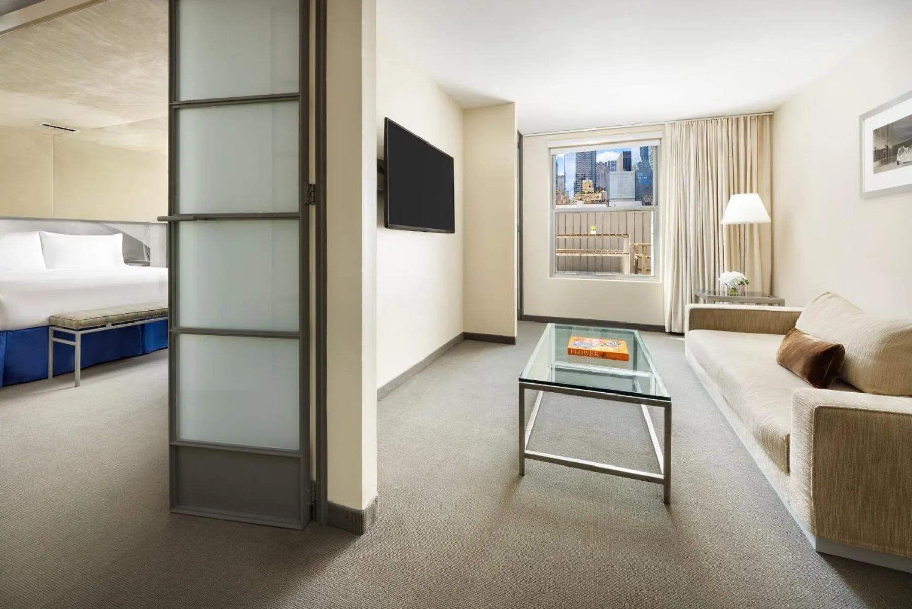 Living room, Bed in The Shoreham