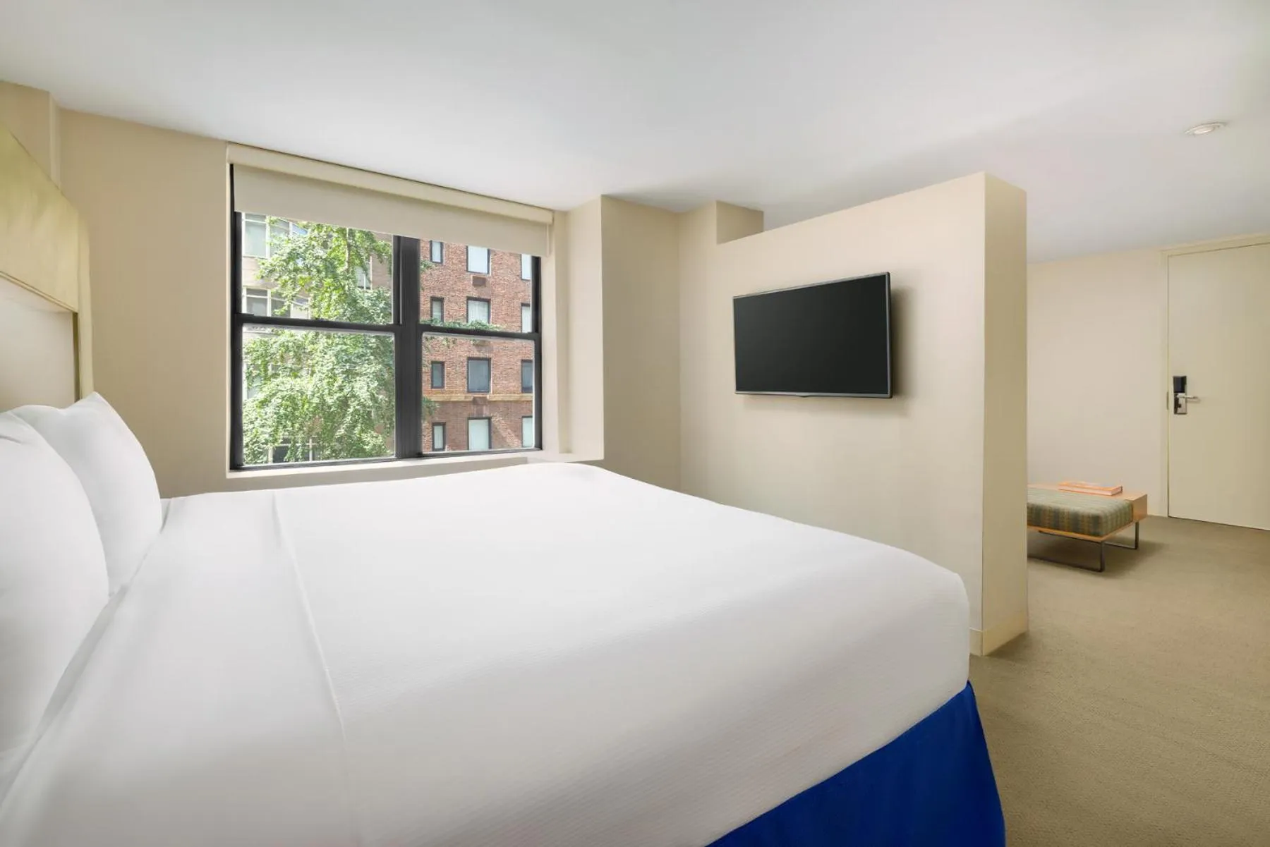 Communal lounge/ TV room, Bed in The Shoreham