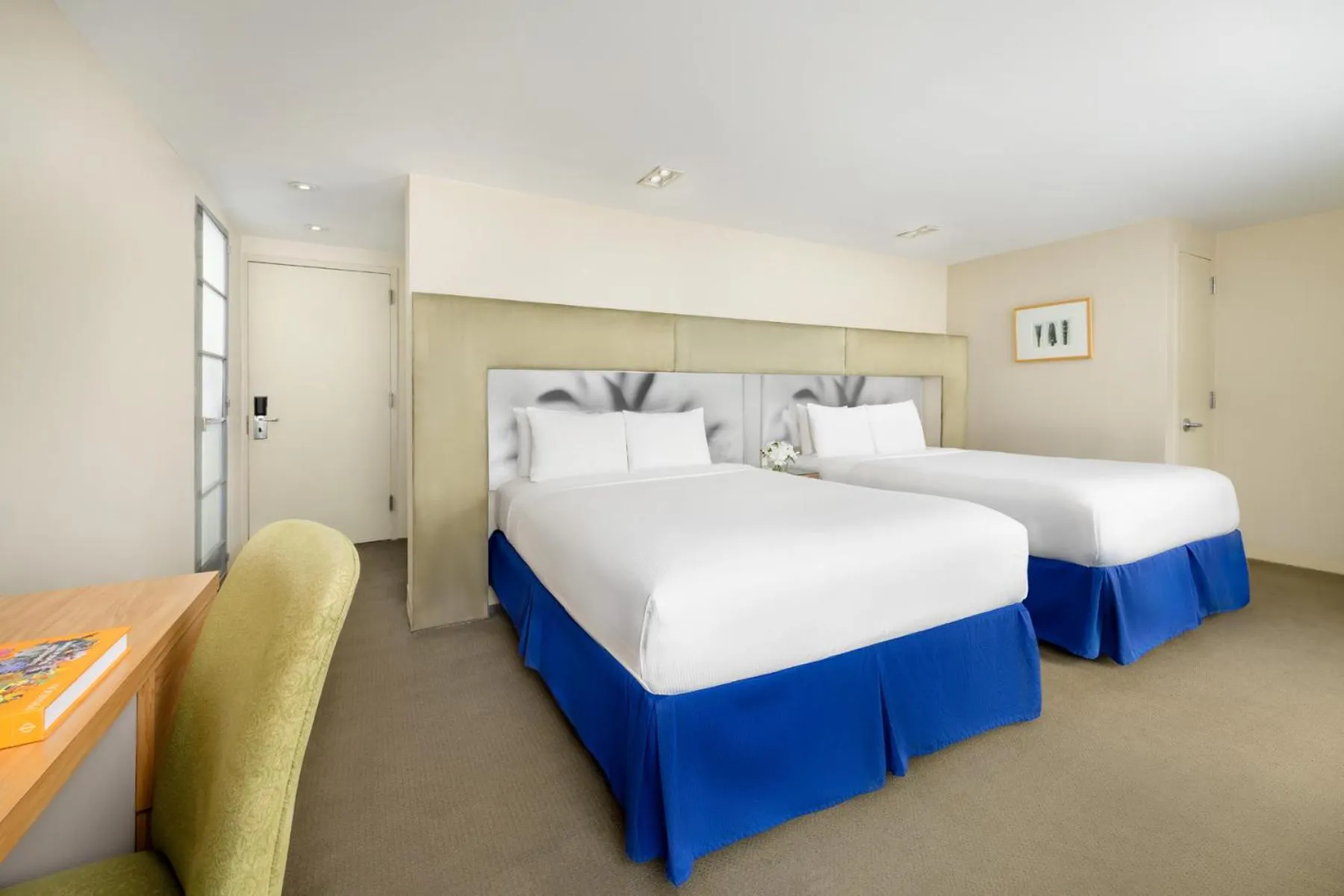 Bed in Shoreham Hotel