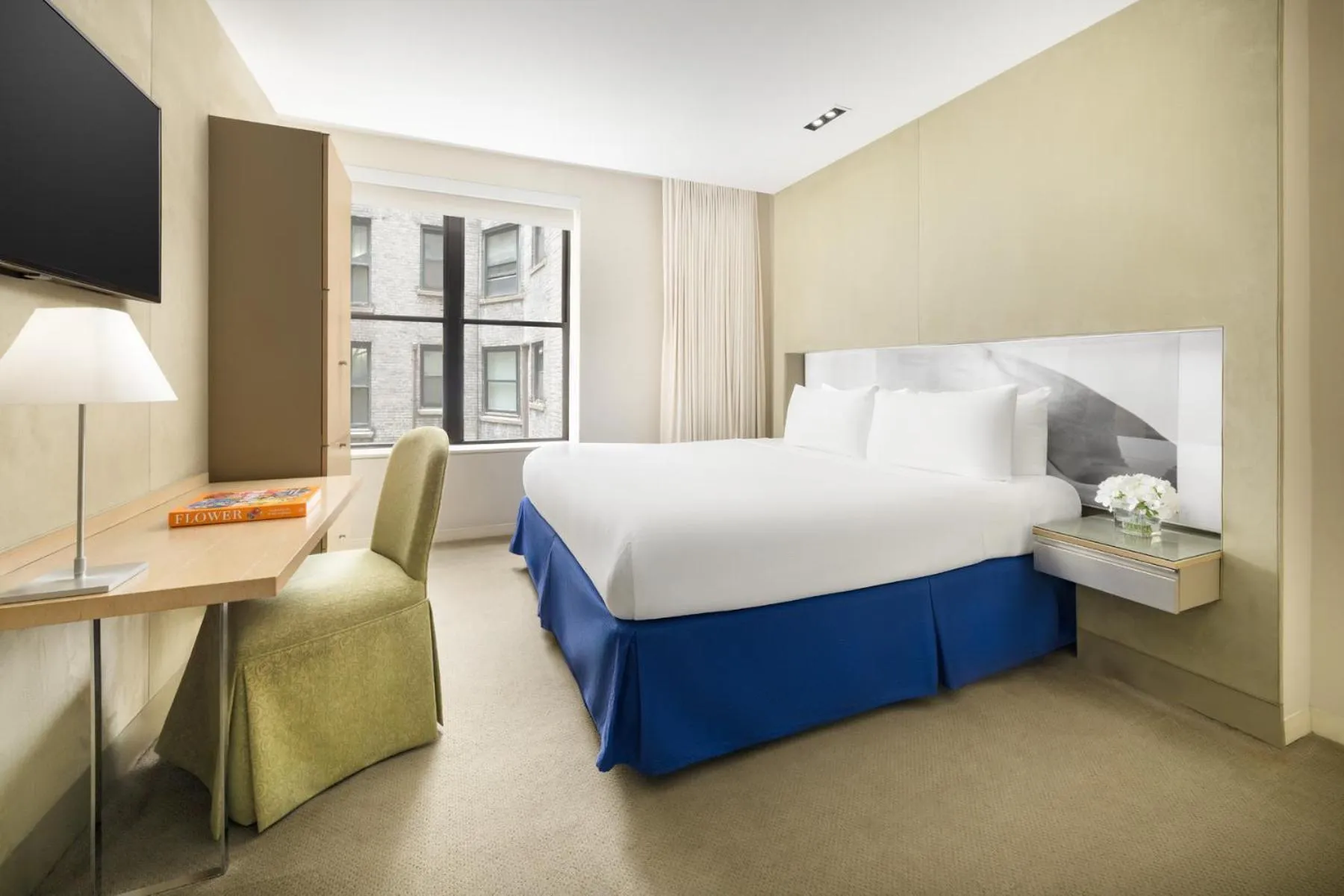 Deluxe King Room in Shoreham Hotel