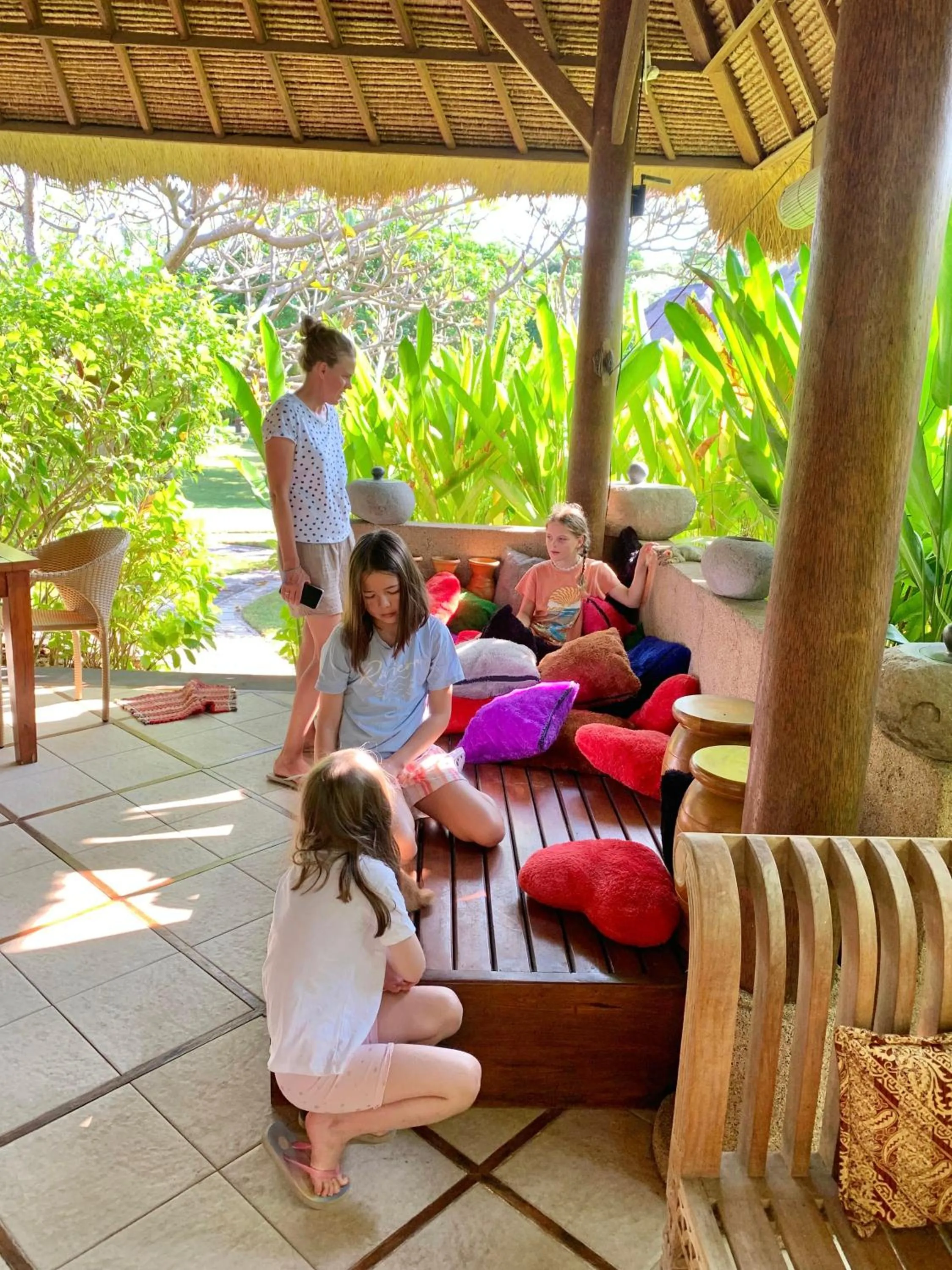 Sunia Loka Bungalows & Dive Center