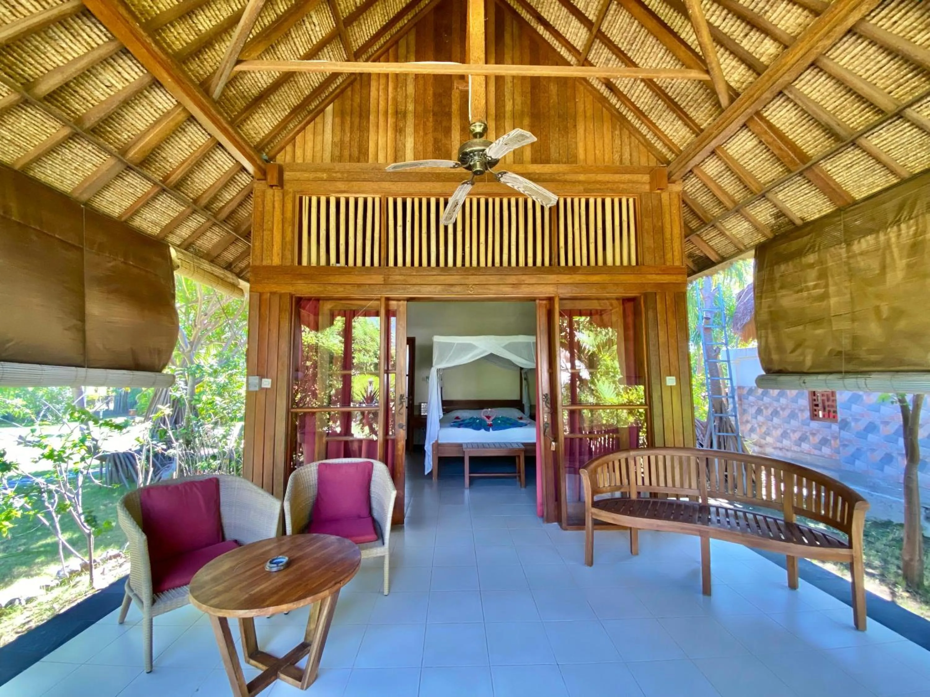 Balcony/Terrace in Sunia Loka Bungalows & Dive Center