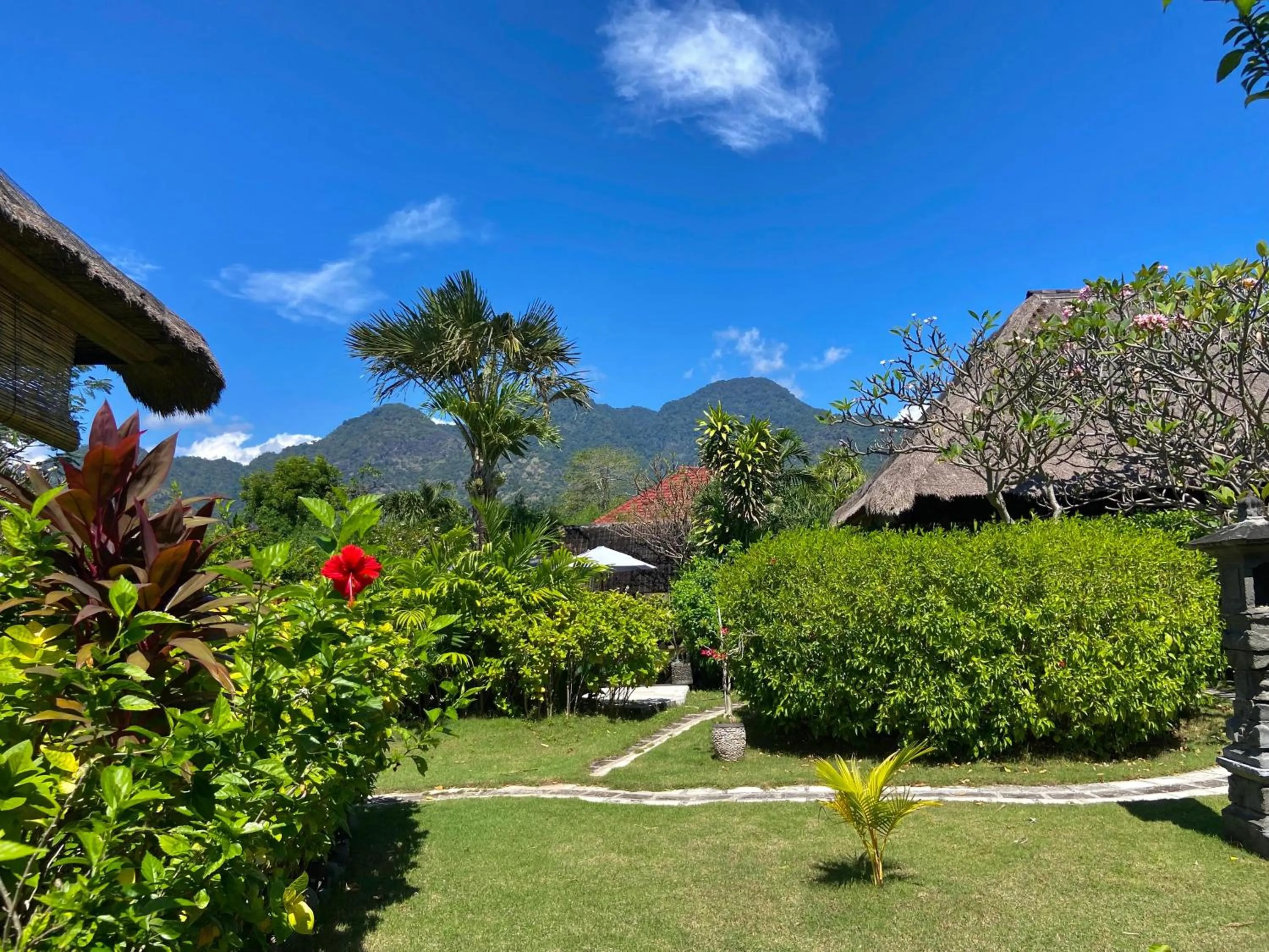 Sunia Loka Bungalows & Dive Center