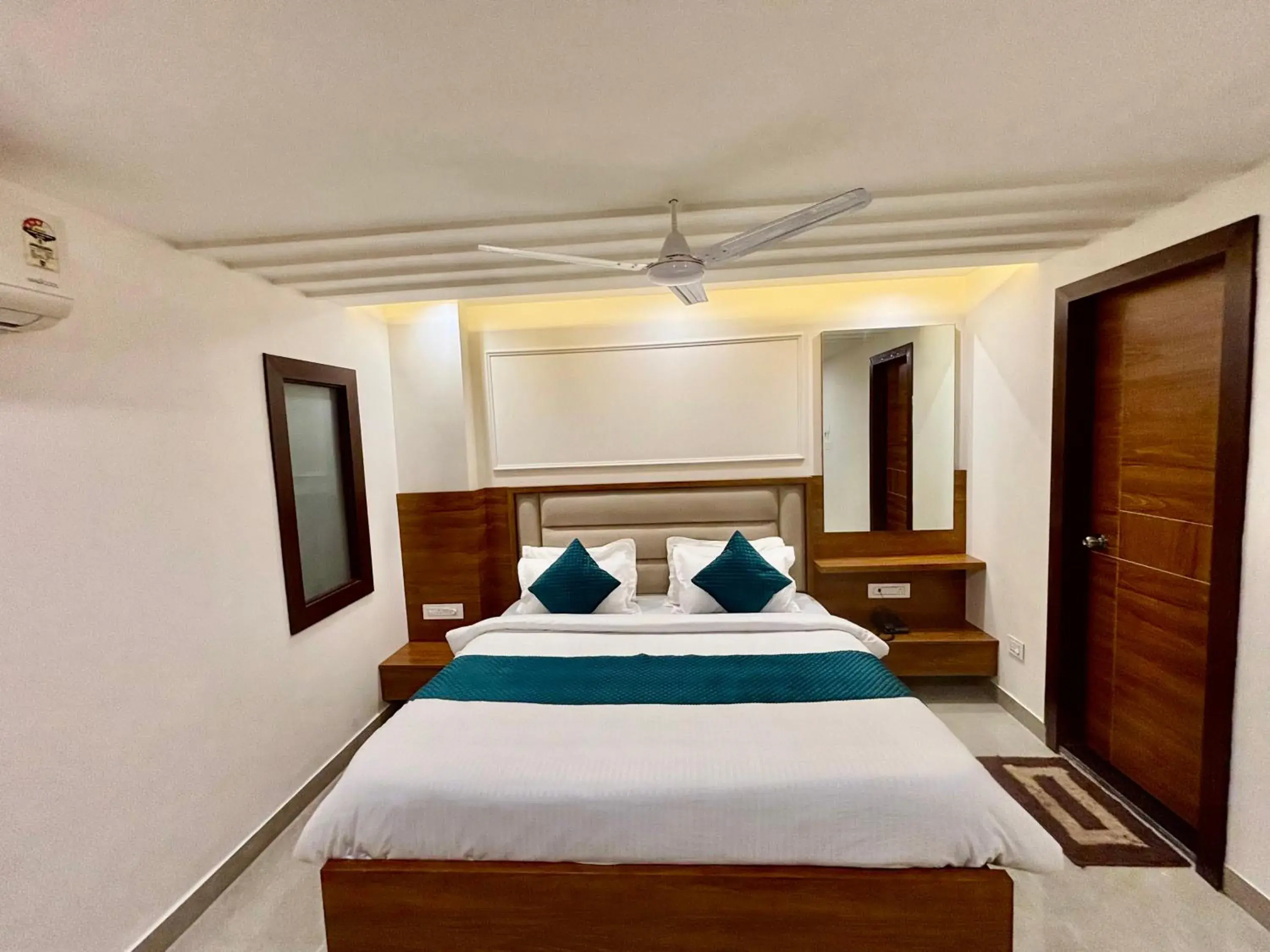 Hotel G R Residency GOLDEN TEMPLE JUST 2 mins WALKING DISTANCE FROM HOTEL Hotel G R Residency GOLDEN TEMPLE JUST 2 mins WALKING DISTANCE FROM HOTEL