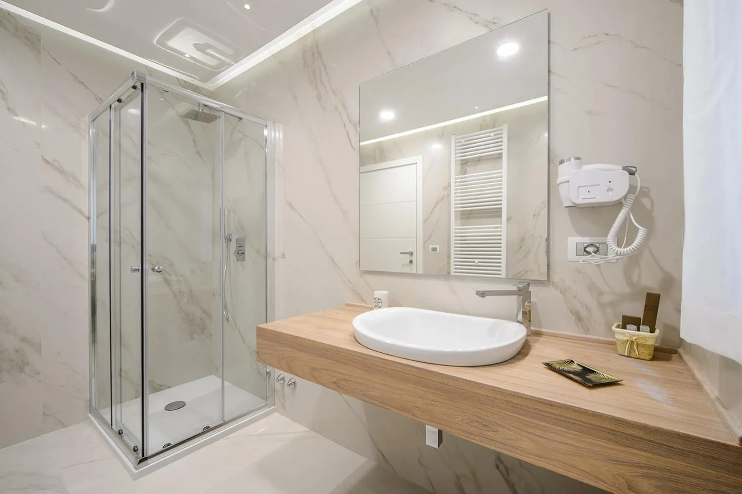 Shower in Quarto Novo Suite