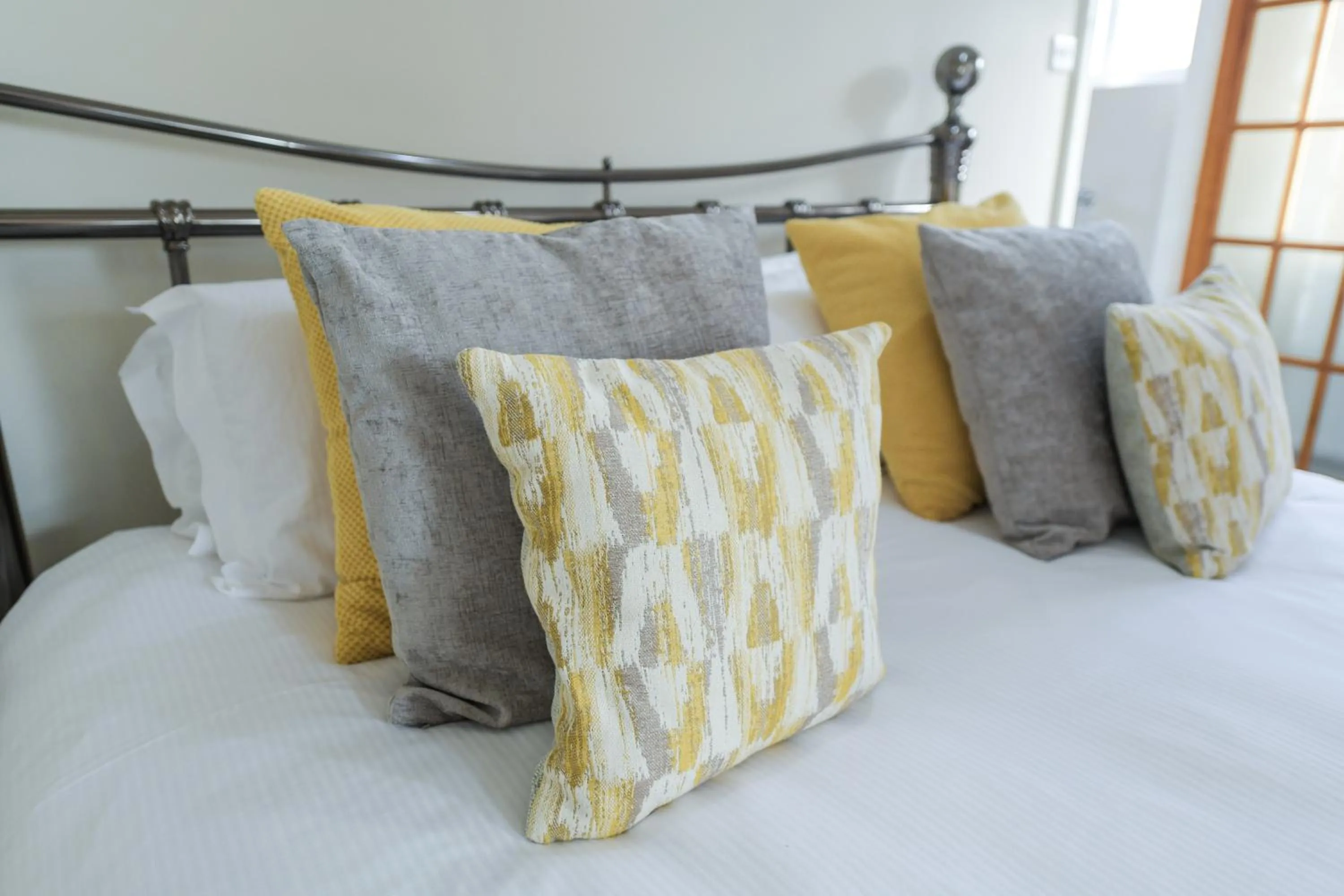 Bedroom, Bed in Borrowfield Lodge