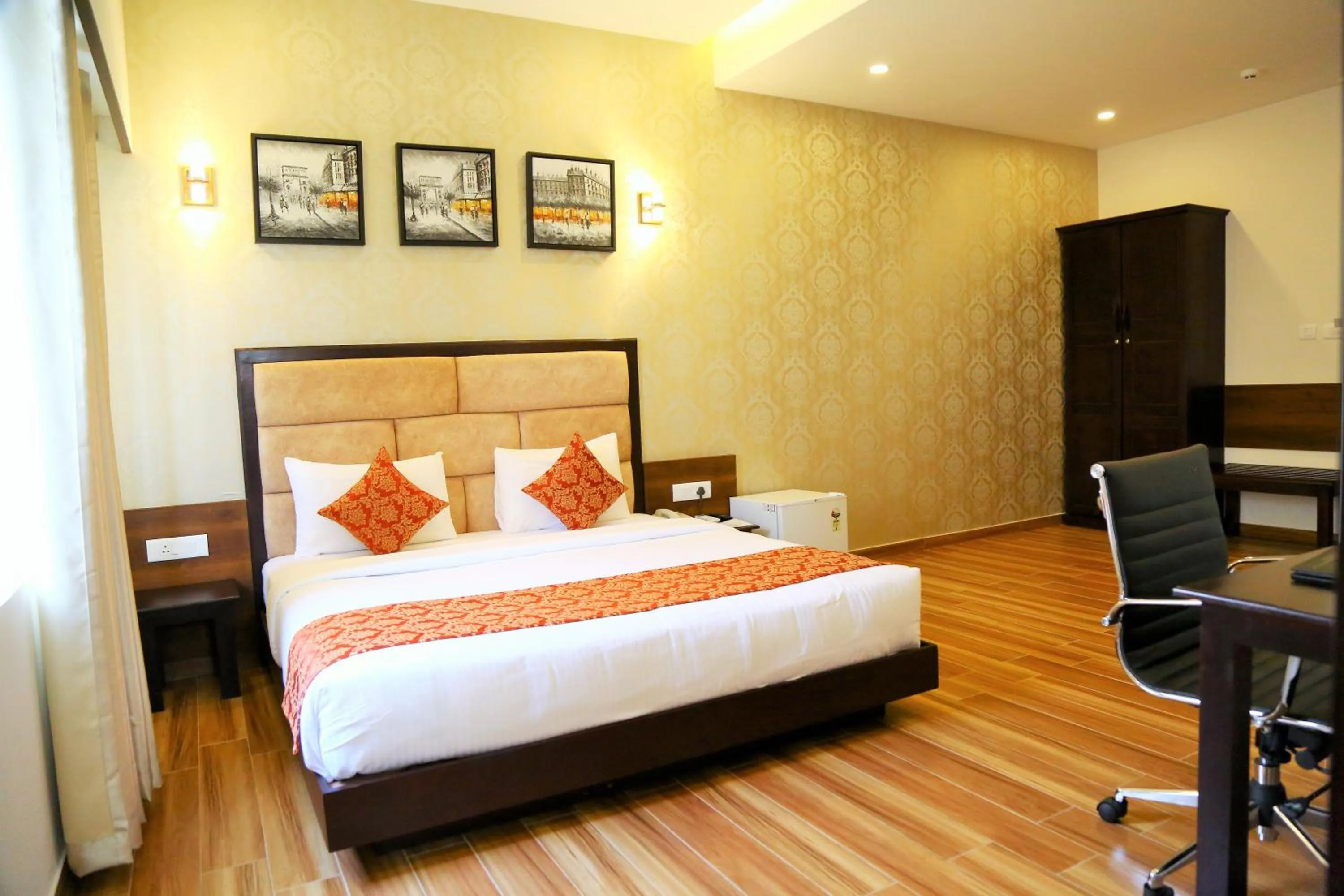 Bedroom, Bed in The Continentti Whitefield