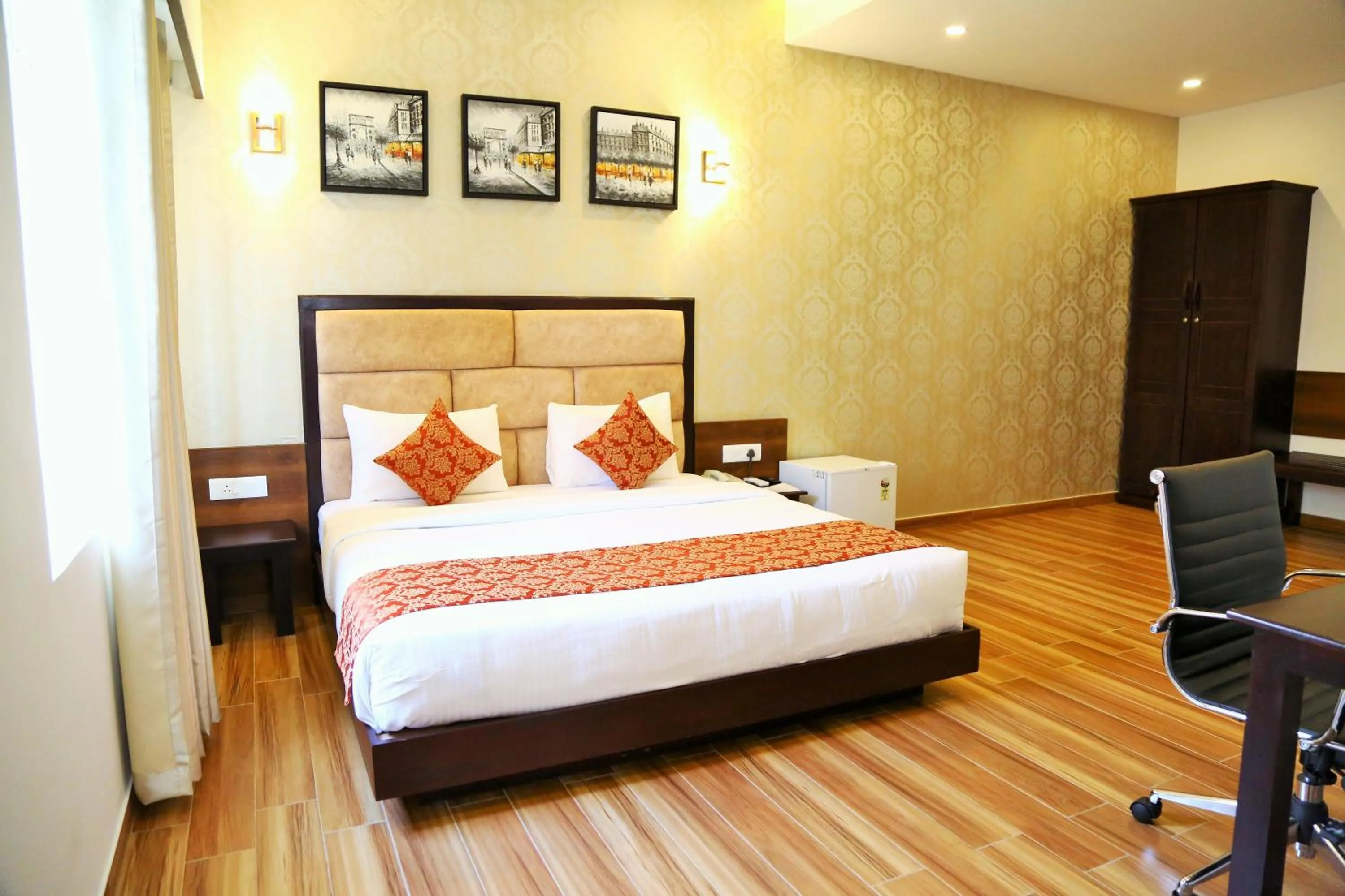 Bedroom, Bed in The Continentti Whitefield