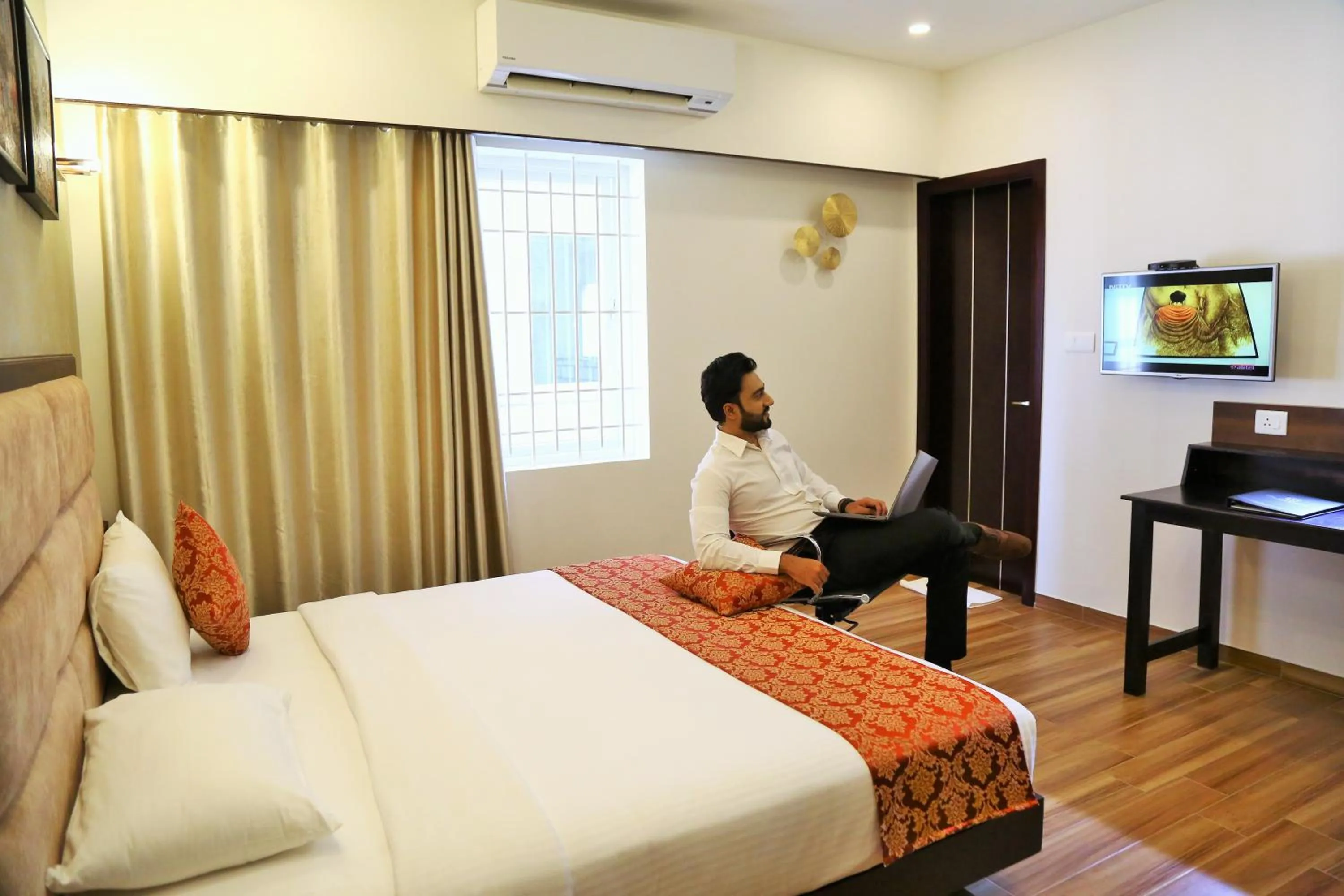 Bedroom, Bed in The Continentti Whitefield