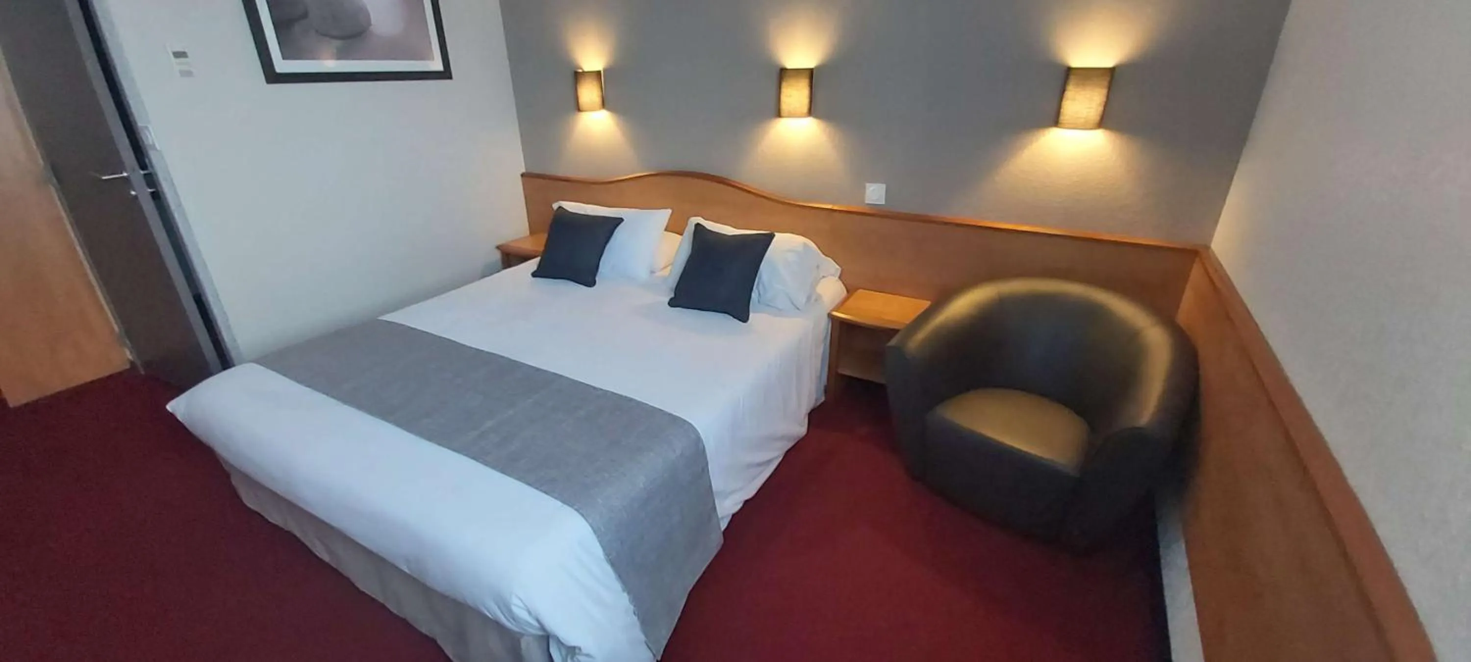 Bedroom, Bed in Brit Hotel Confort Villeneuve Sur Lot