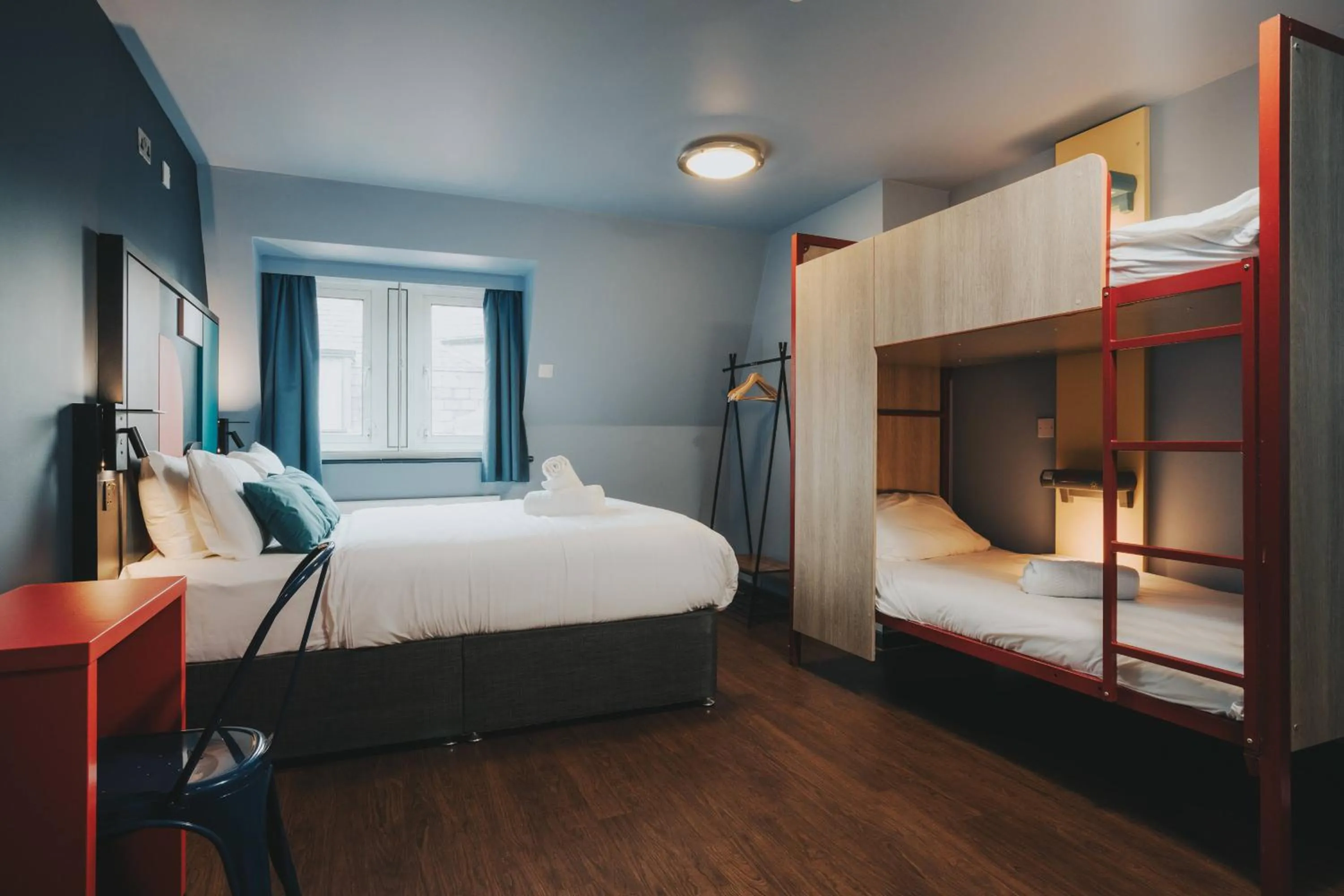 Photo of the whole room, Bed in Kabannas Liverpool