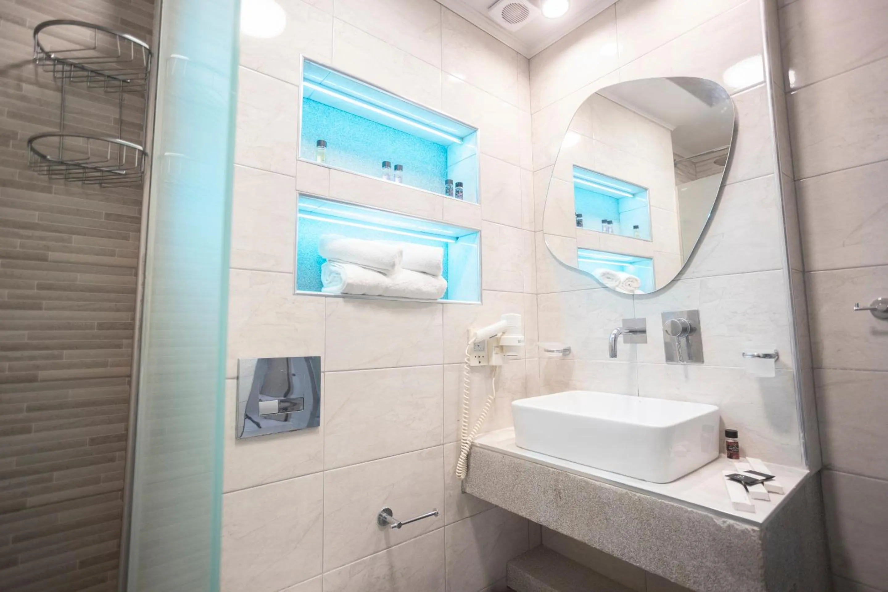 Bathroom in Tropical