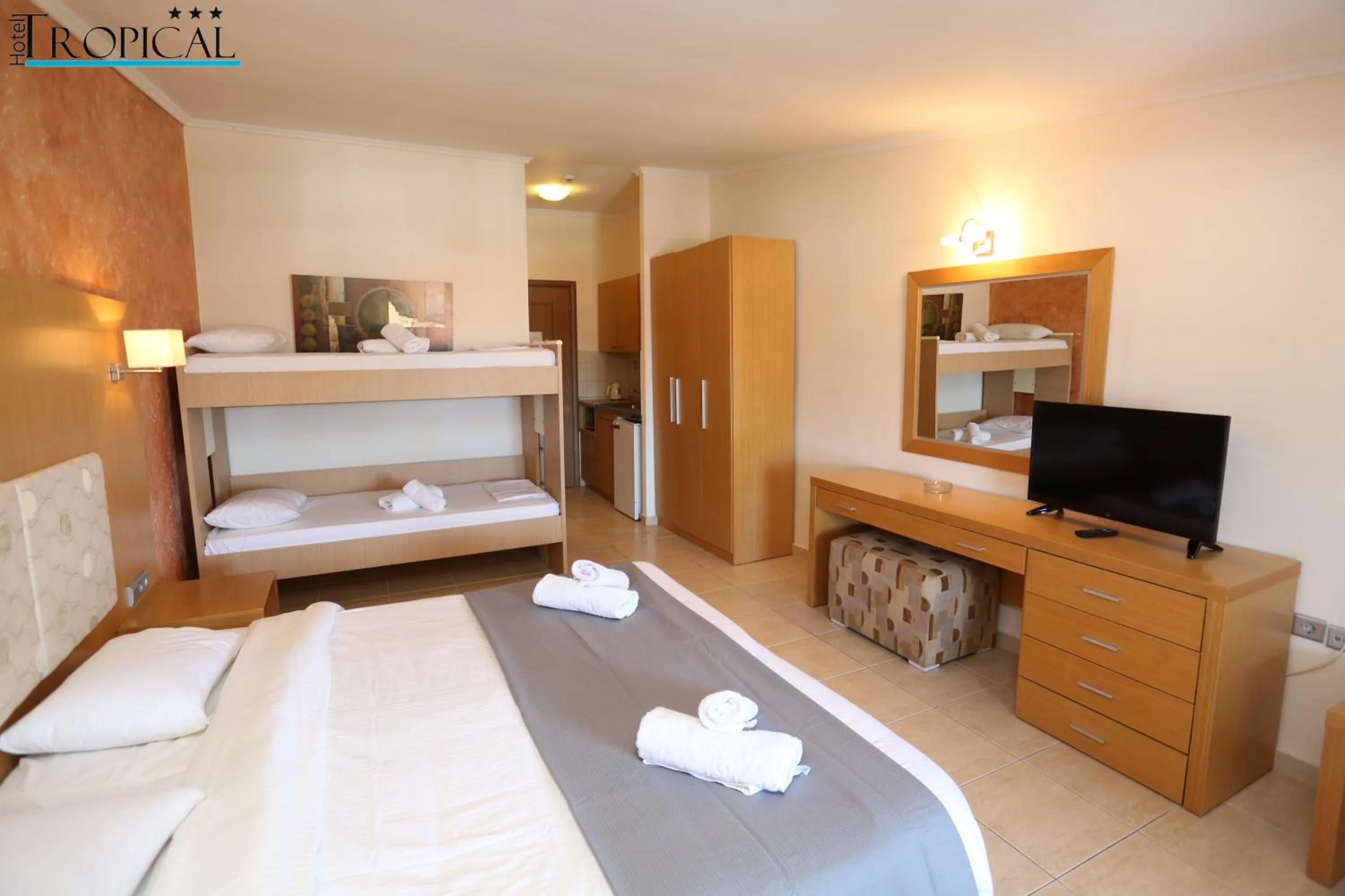 TV and multimedia, Bed in Tropical