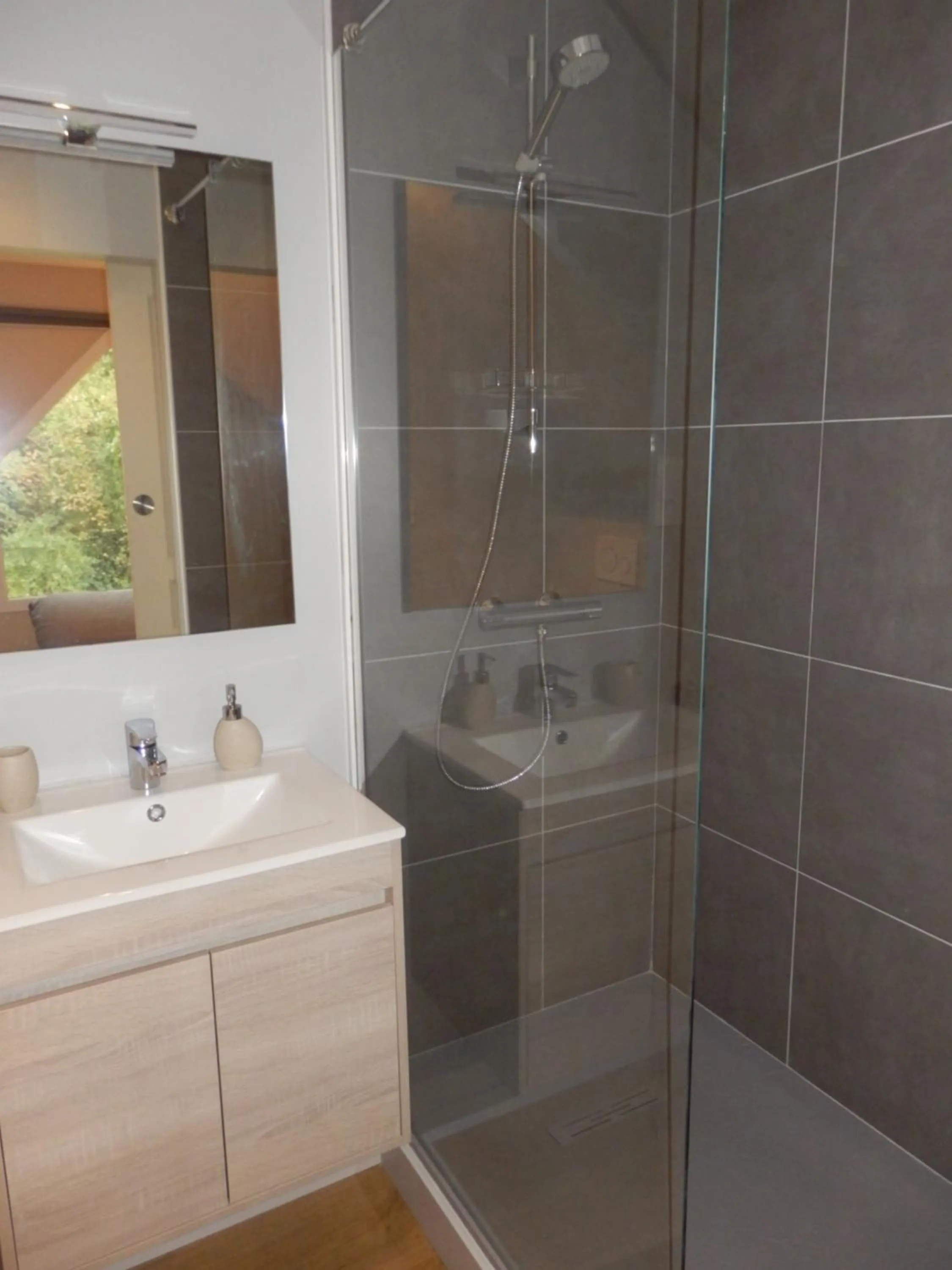 Shower in Chez Blandine & Pol