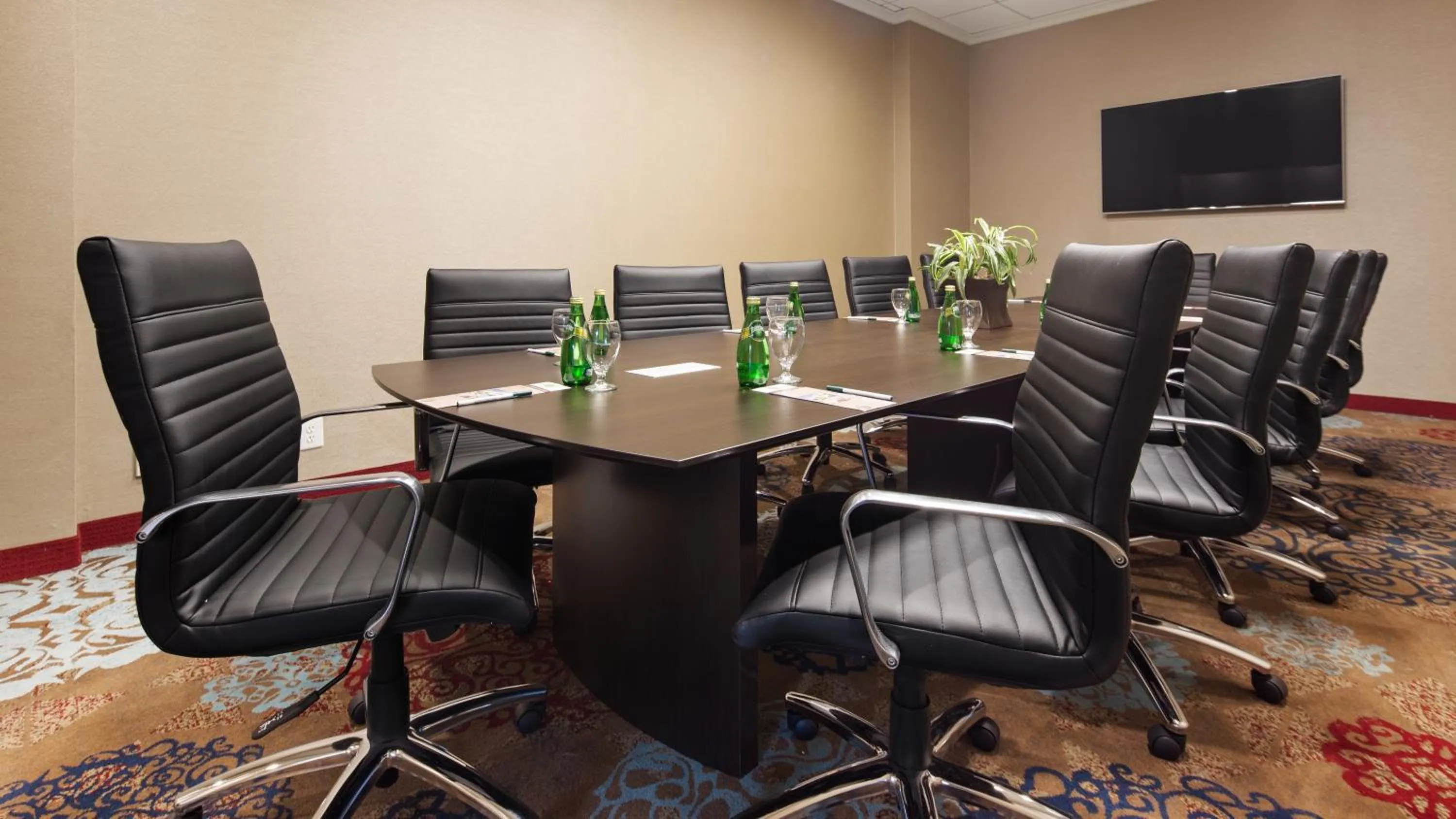 Meeting/conference room in The Florida Hotel & Conference Center in the Florida Mall