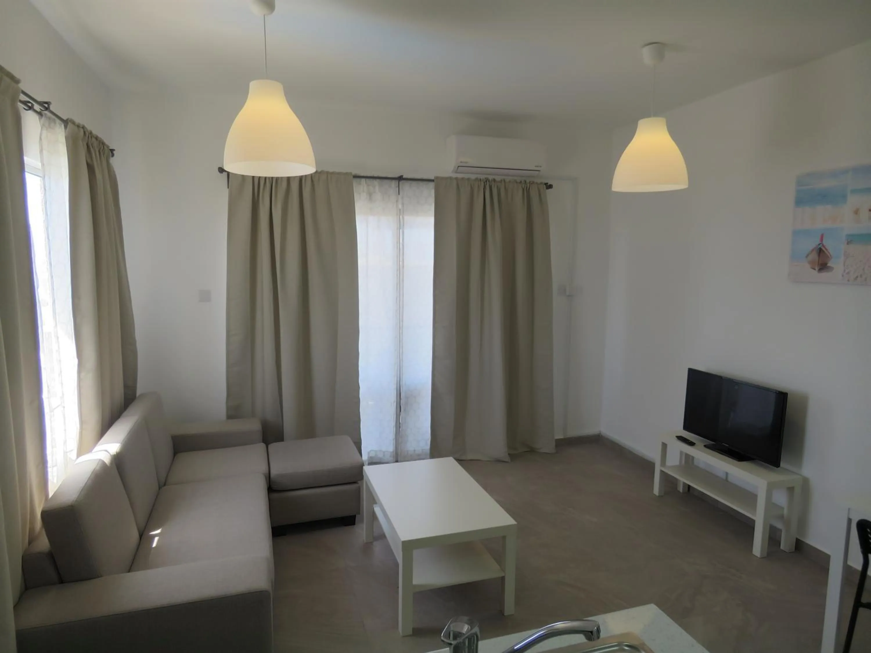 TV and multimedia in Polyxeni Hotel Apartments