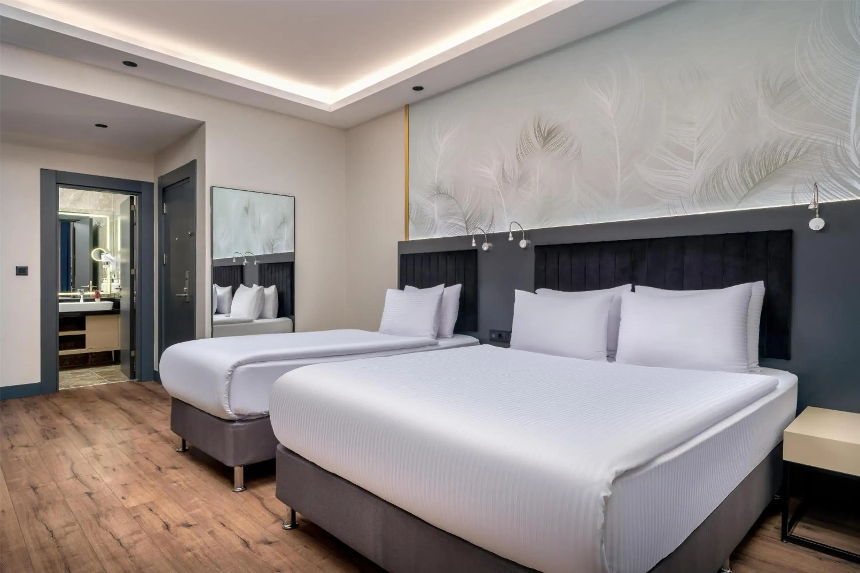 Bedroom, Bed in Best Western Premier Hidden Hills Hotel Bedroom, Bed in Best Western Premier Hidden Hills Hotel