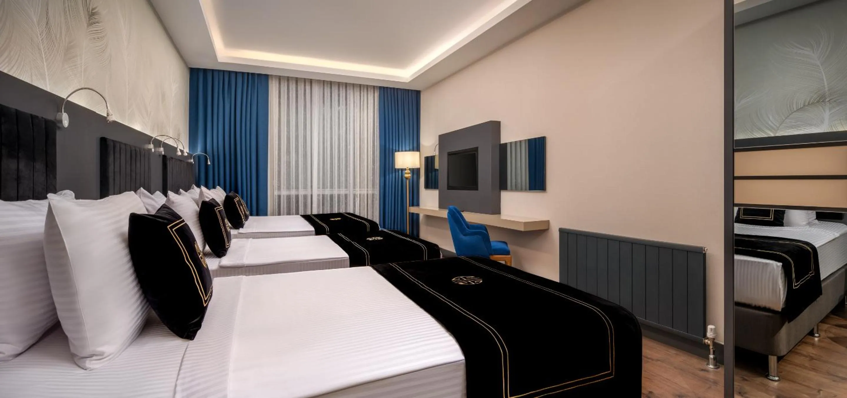 Photo of the whole room, Bed in Best Western Premier Hidden Hills Hotel