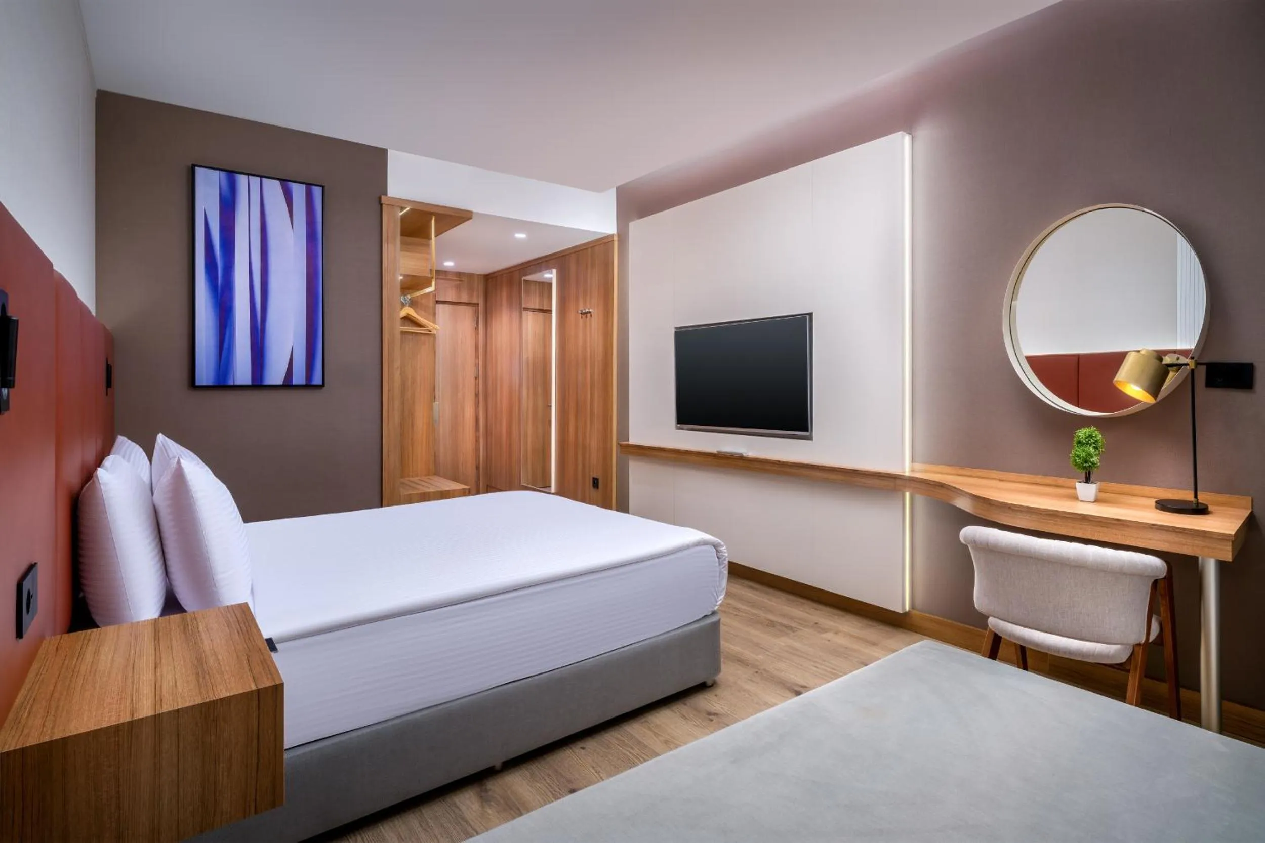 Photo of the whole room, Bed in Best Western Premier Hidden Hills Hotel