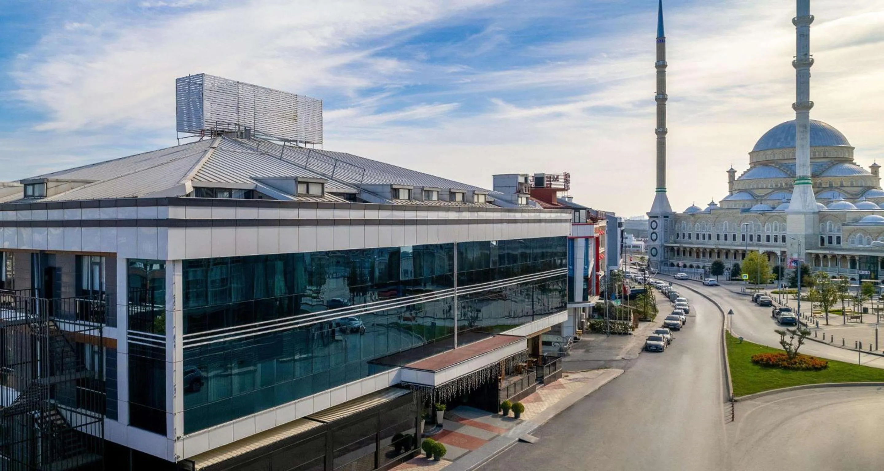 Property building in Best Western Premier Hidden Hills Hotel