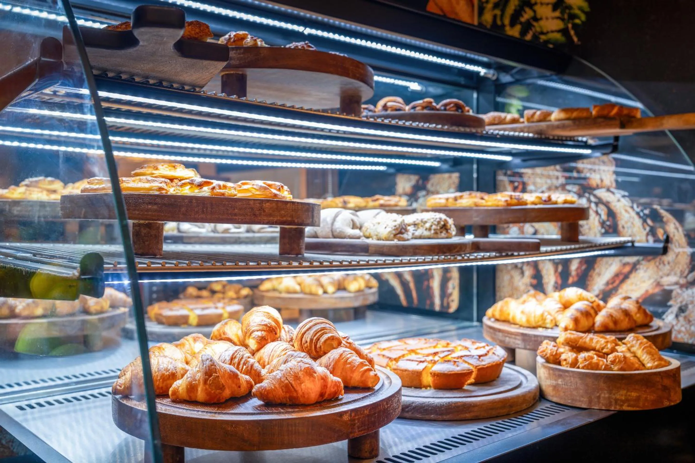 Buffet breakfast in Best Western Premier Hidden Hills Hotel