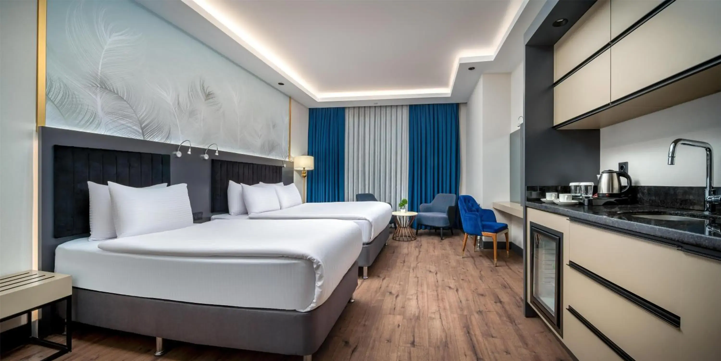 Bedroom, Bed in Best Western Premier Hidden Hills Hotel Bedroom, Bed in Best Western Premier Hidden Hills Hotel