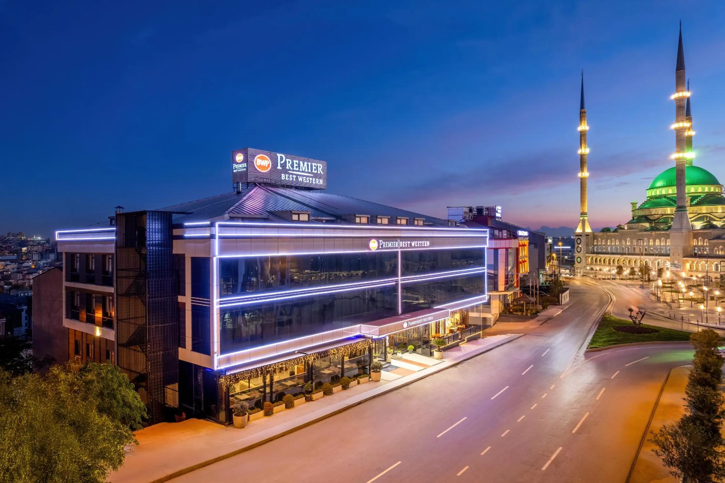 Property building in Best Western Premier Hidden Hills Hotel