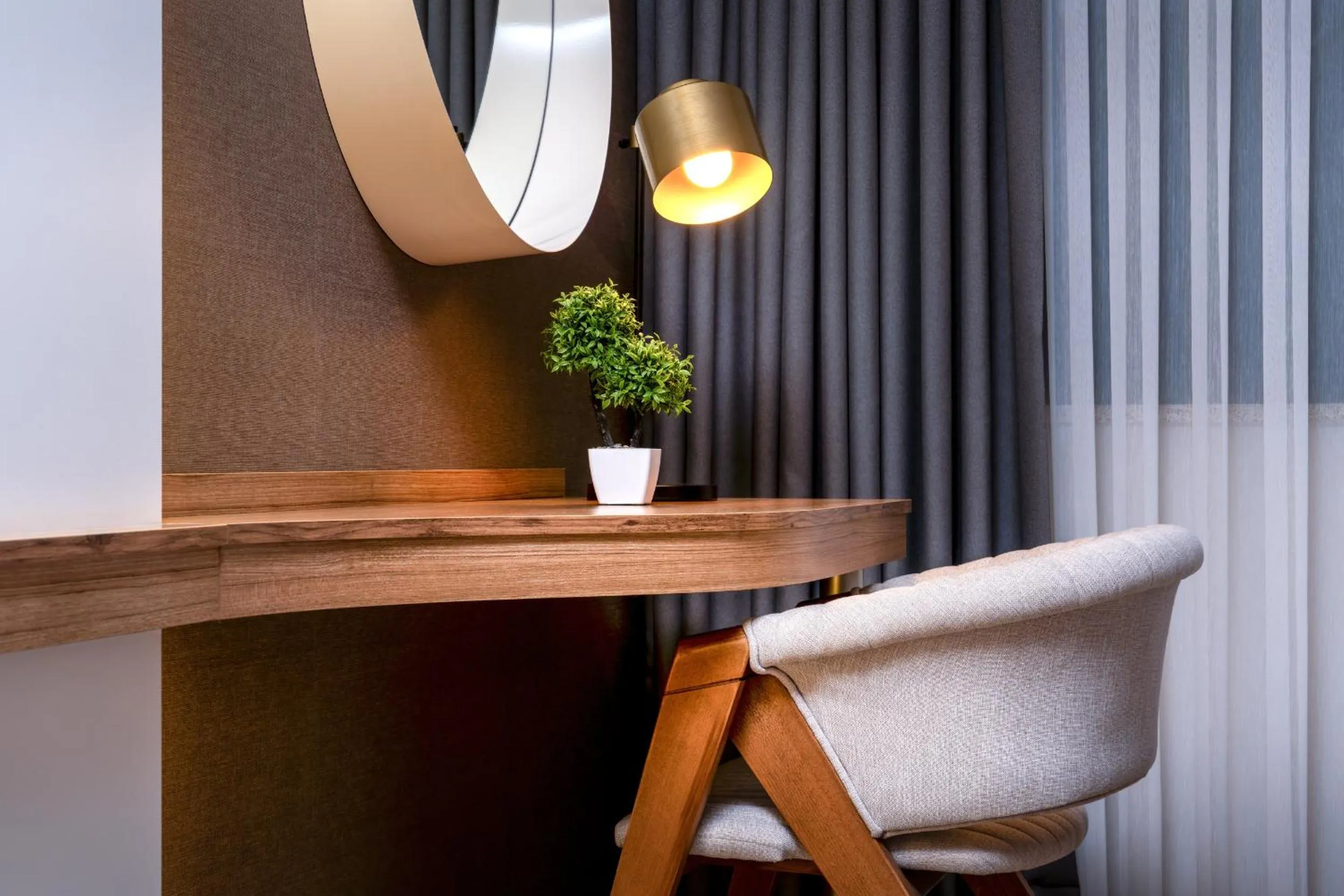 Seating area in Best Western Premier Hidden Hills Hotel