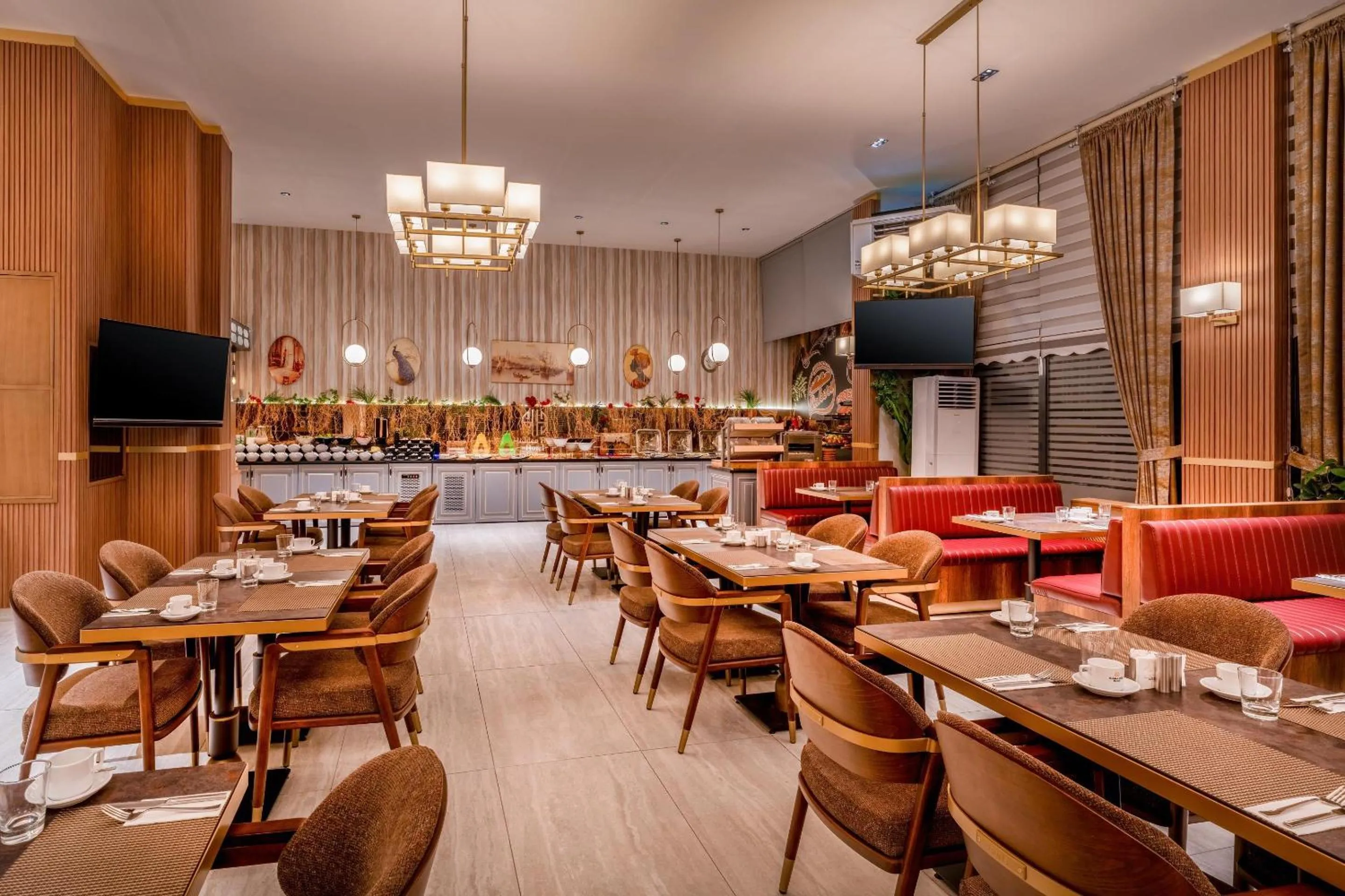 Restaurant/places to eat in Best Western Premier Hidden Hills Hotel