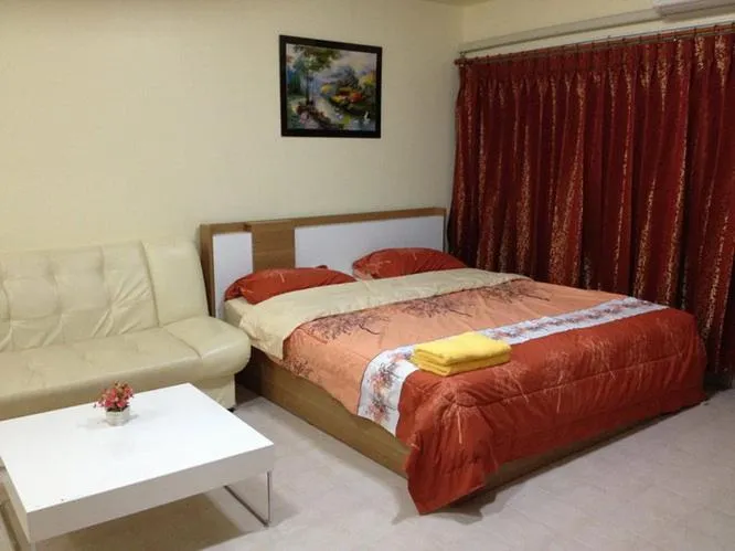Photo of the whole room, Bed in SK Muang Thong Thani