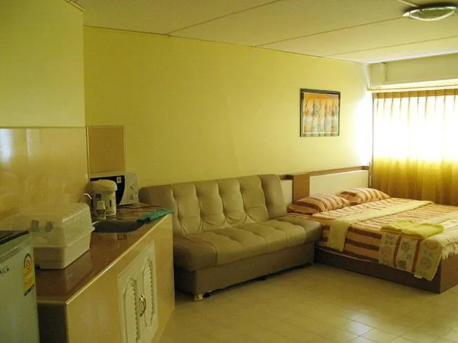 Photo of the whole room, Bed in SK Muang Thong Thani