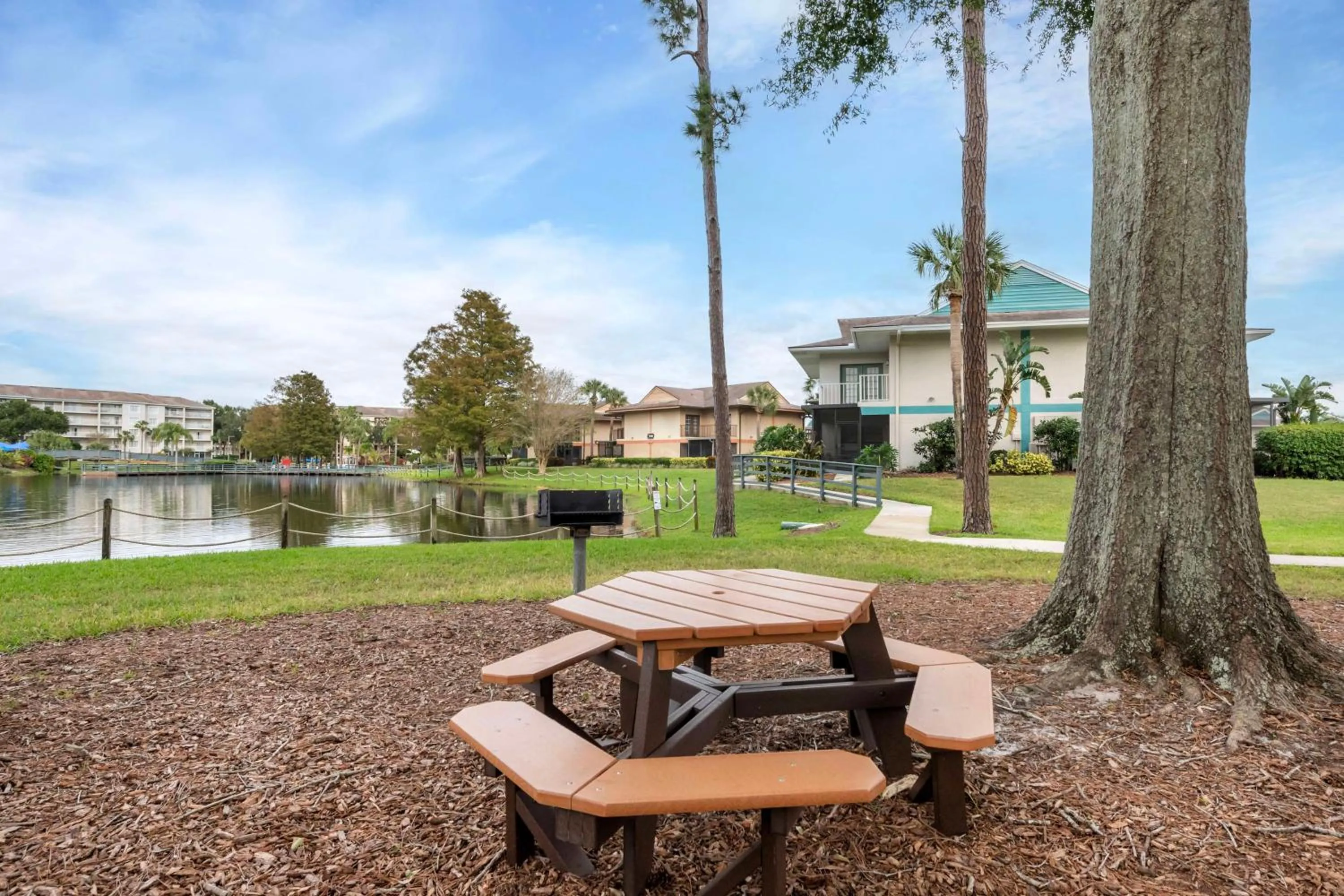 Property building in Hilton Vacation Club Aqua Sol Orlando West