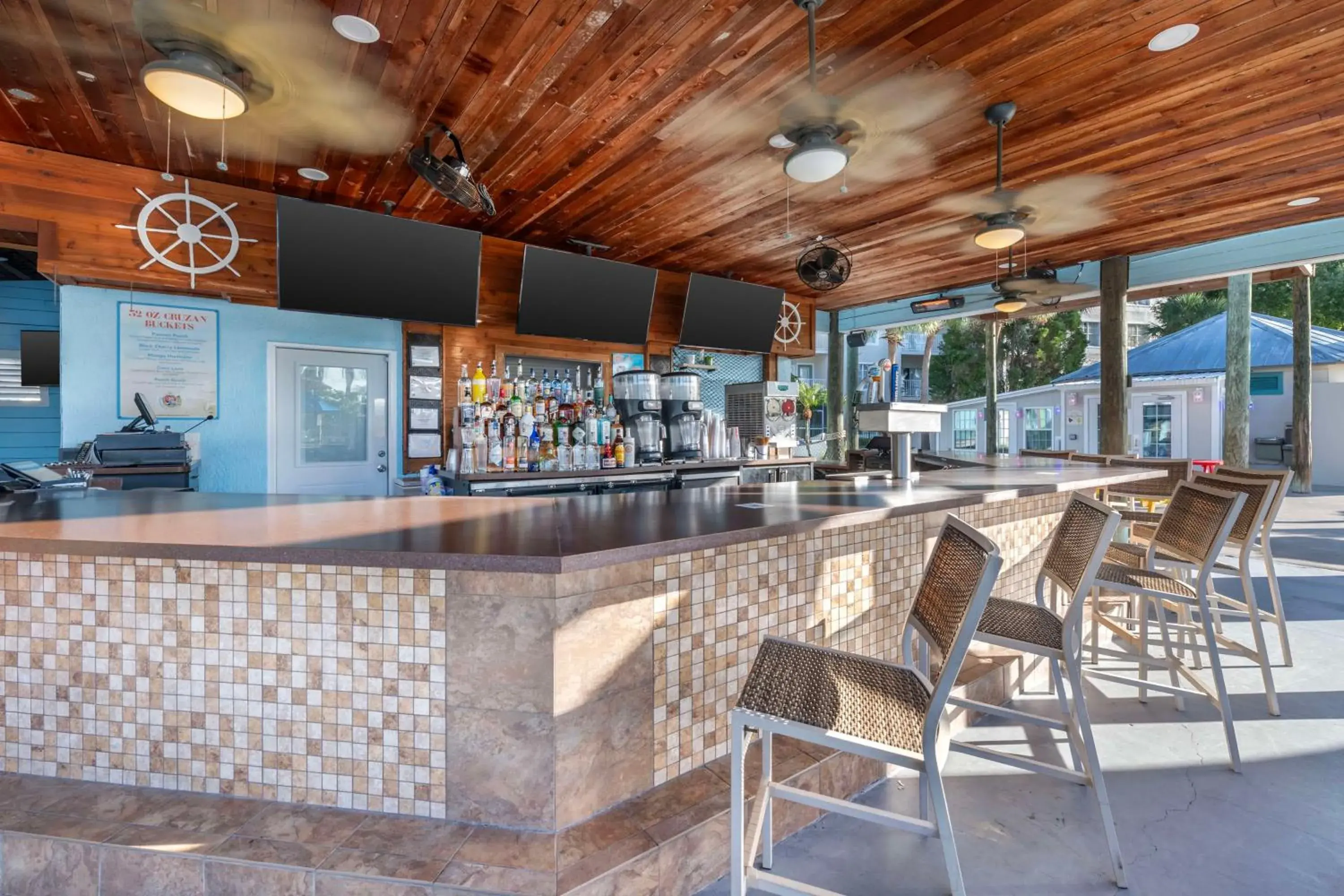 Lounge or bar in Hilton Vacation Club Aqua Sol Orlando West Lounge or bar in Hilton Vacation Club Aqua Sol Orlando West