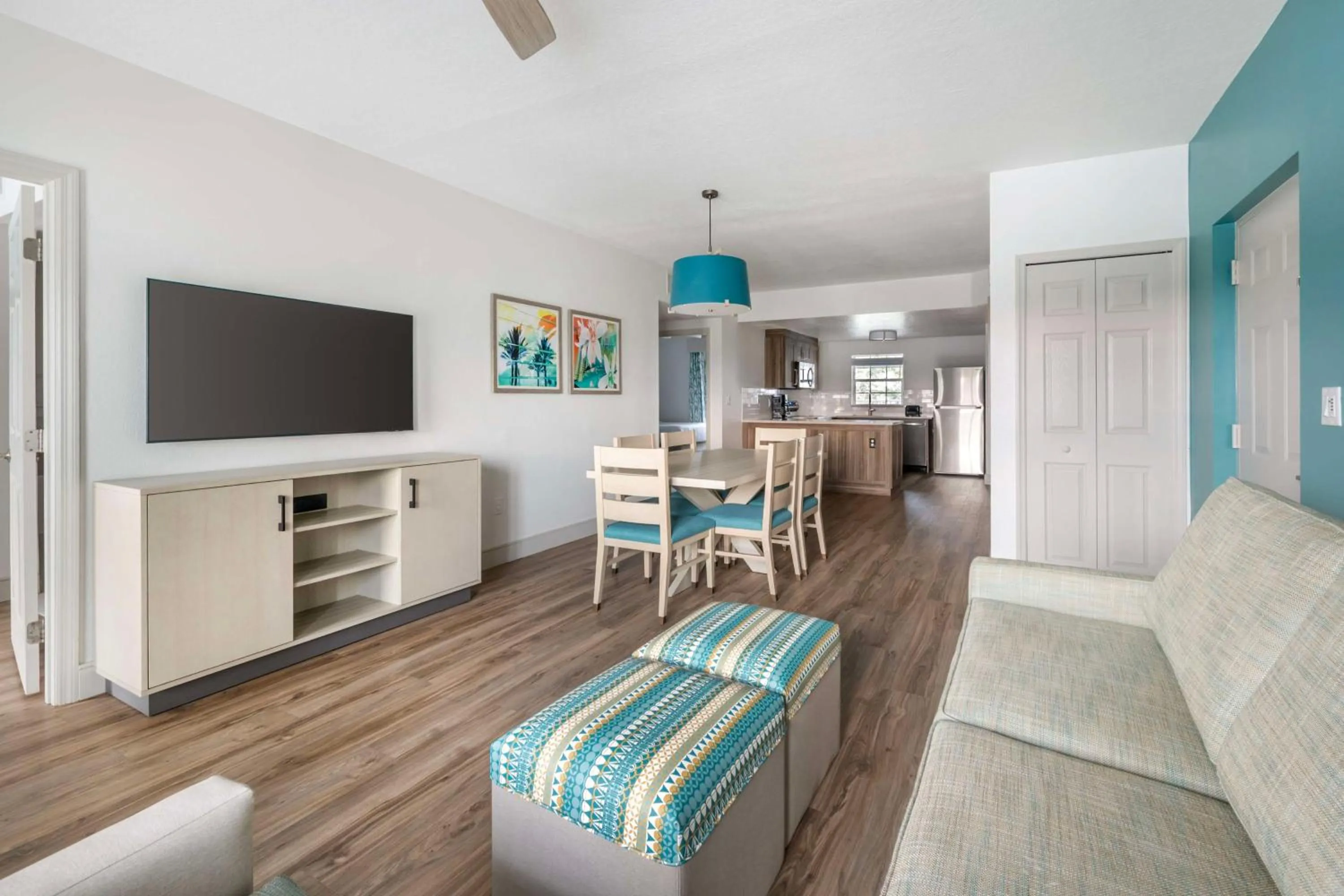 Kitchen or kitchenette in Hilton Vacation Club Aqua Sol Orlando West