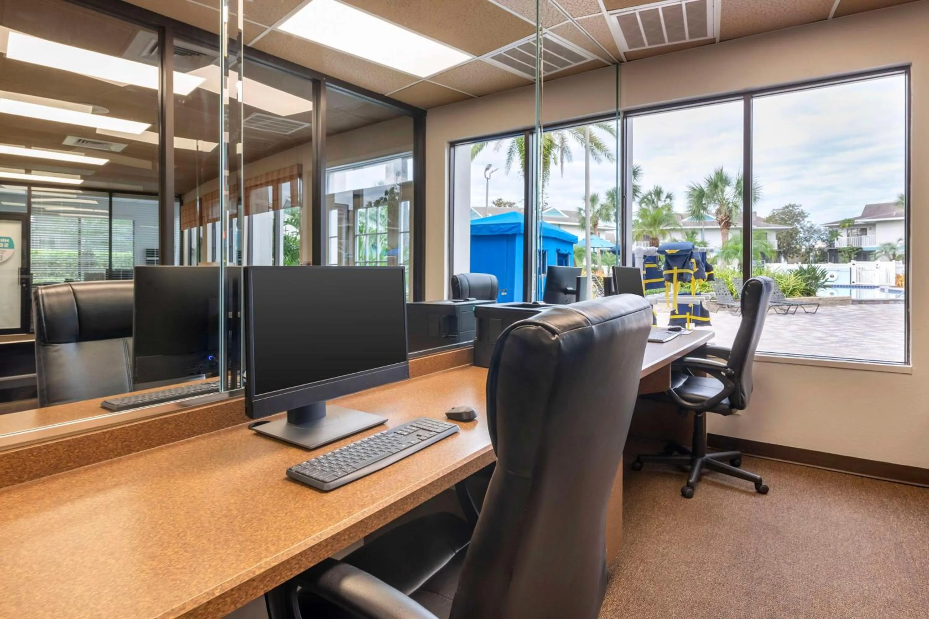 Business facilities in Hilton Vacation Club Aqua Sol Orlando West