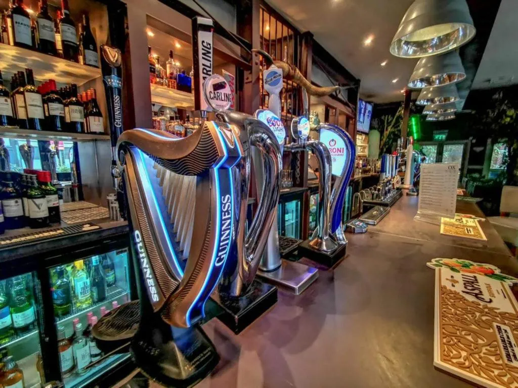 OX Hotel, Bar, & Grill