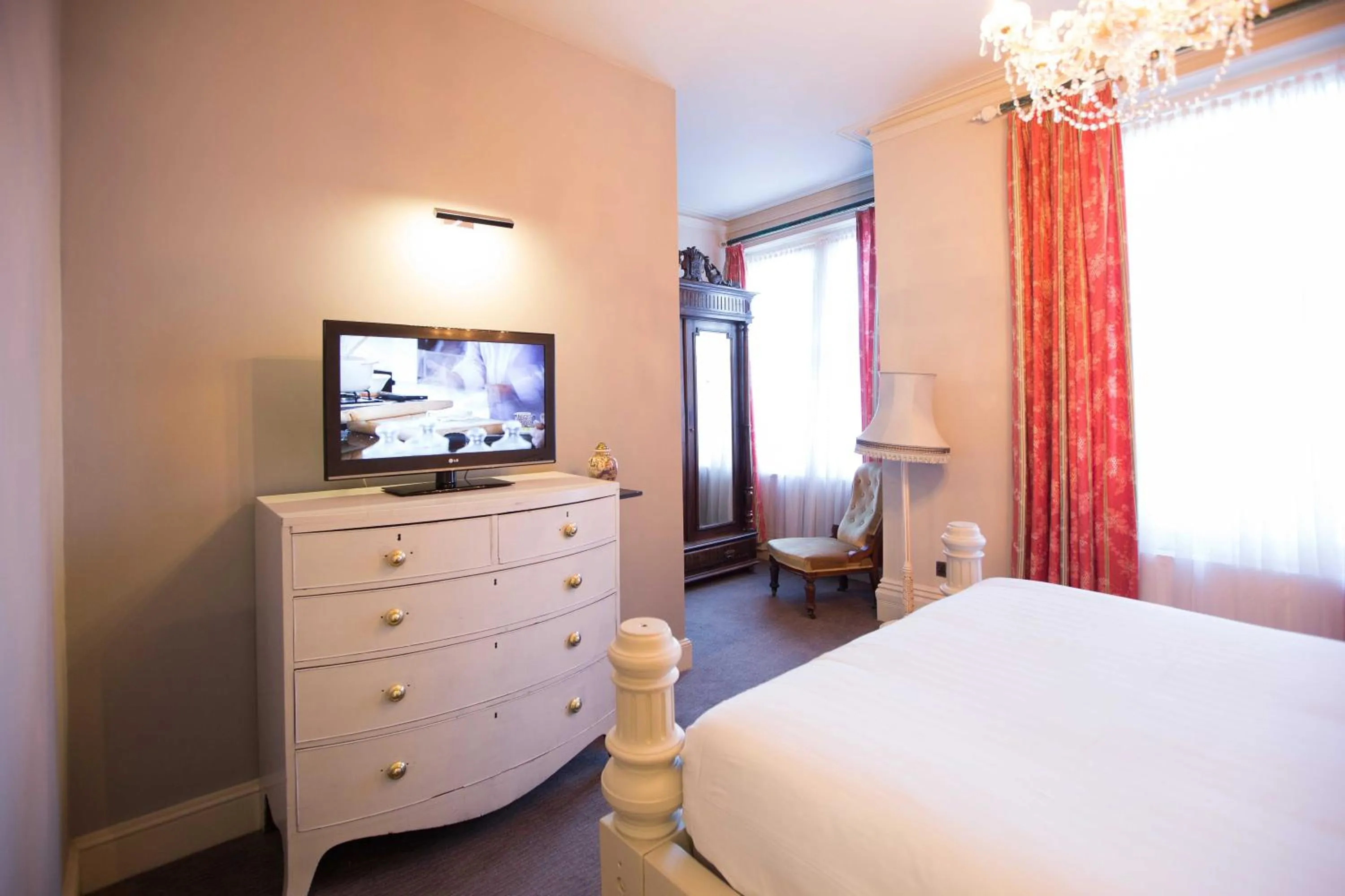 Day in OX Hotel, Bar, & Grill