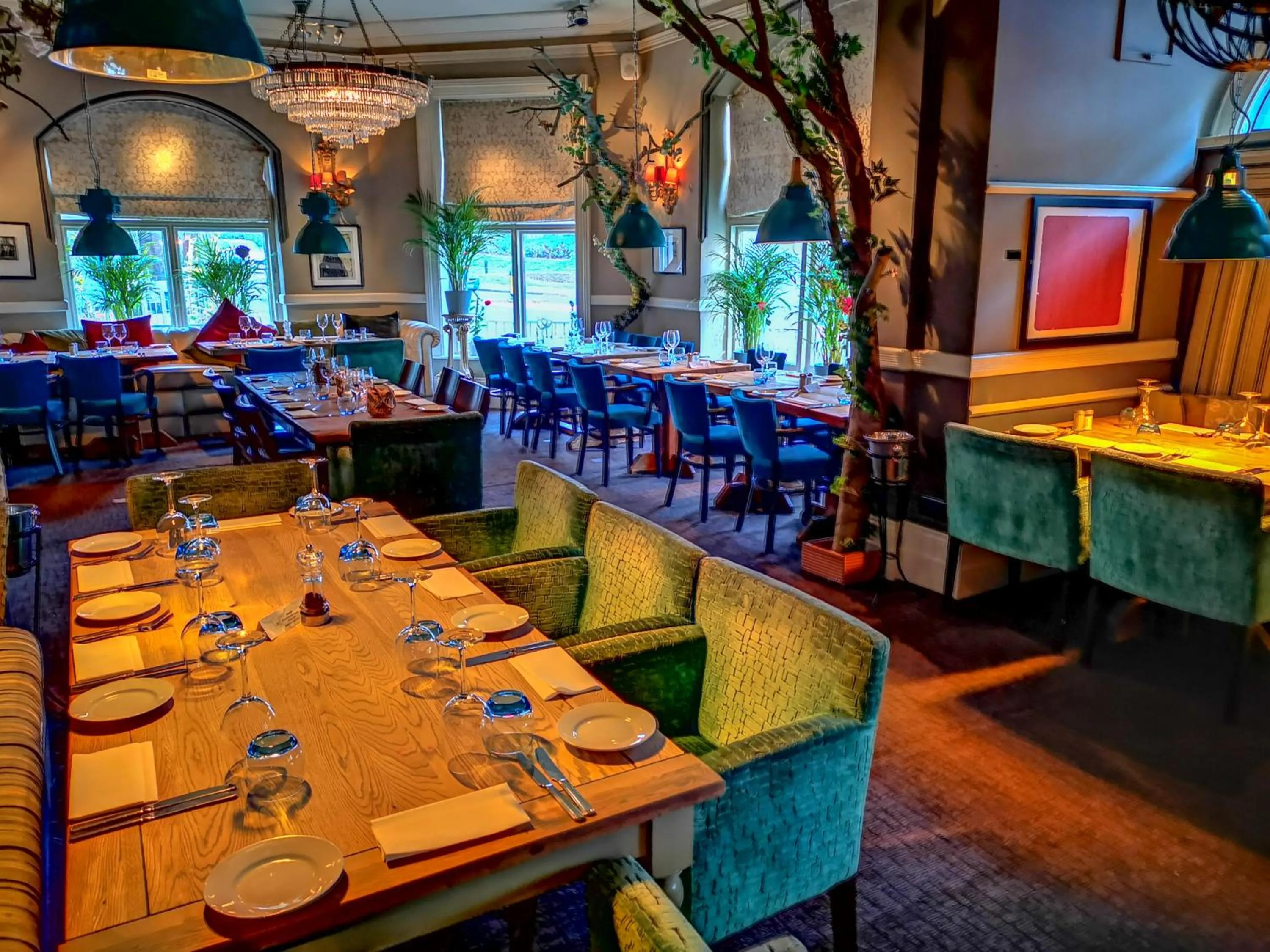 OX Hotel, Bar, & Grill