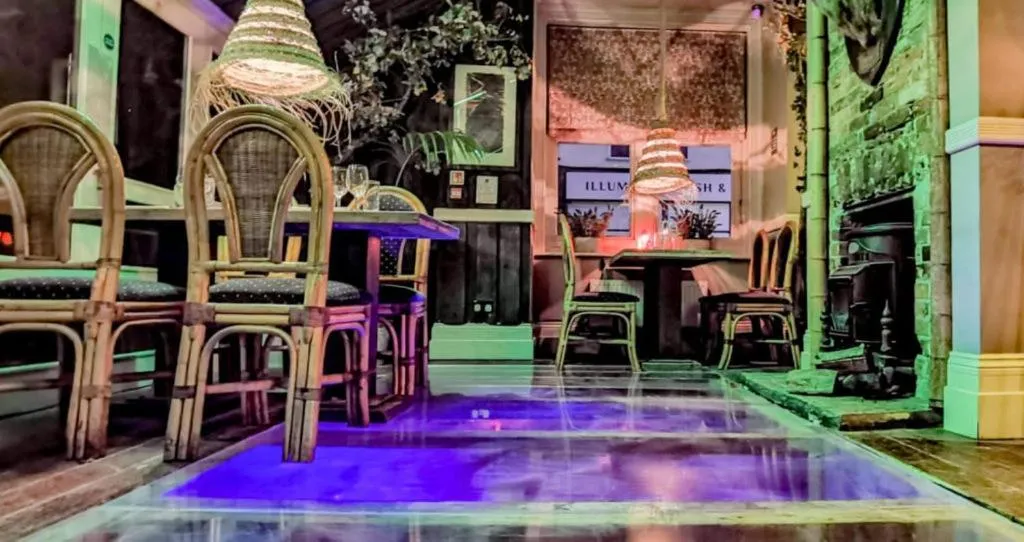 OX Hotel, Bar, & Grill