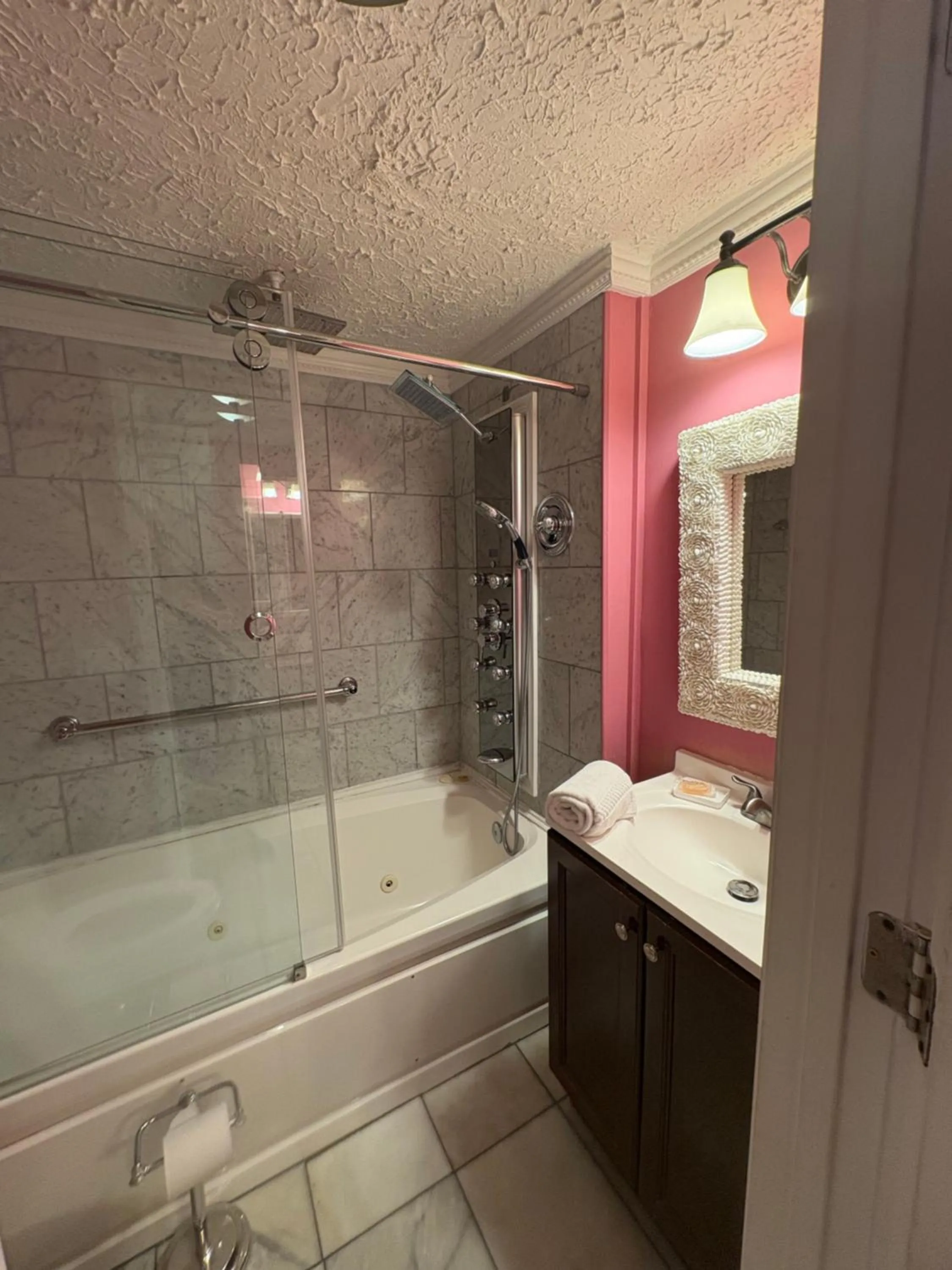 Casablanca Inn on the Bay