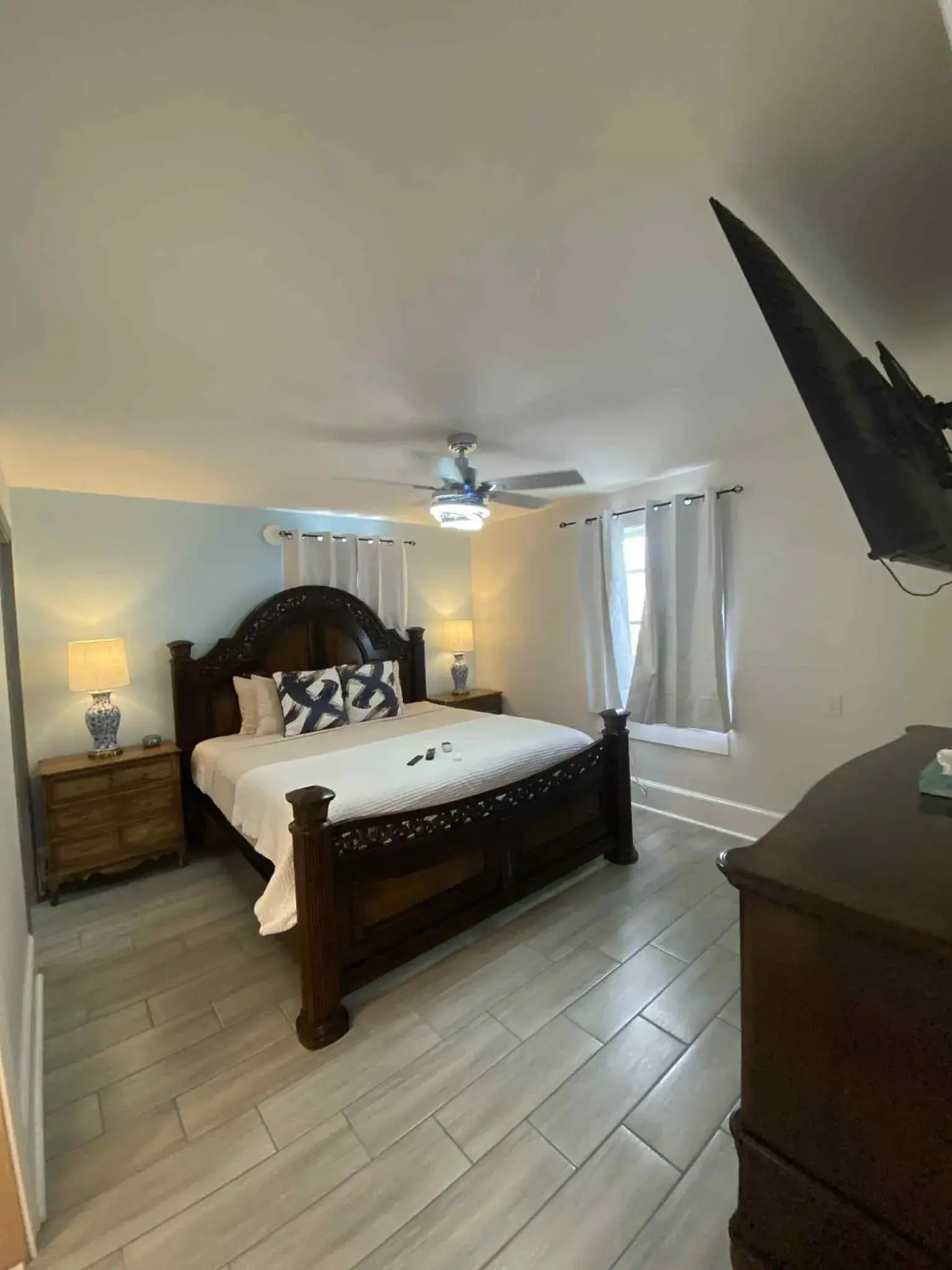 King Studio with Sofa Bed in Casablanca Inn on the Bay King Studio with Sofa Bed in Casablanca Inn on the Bay