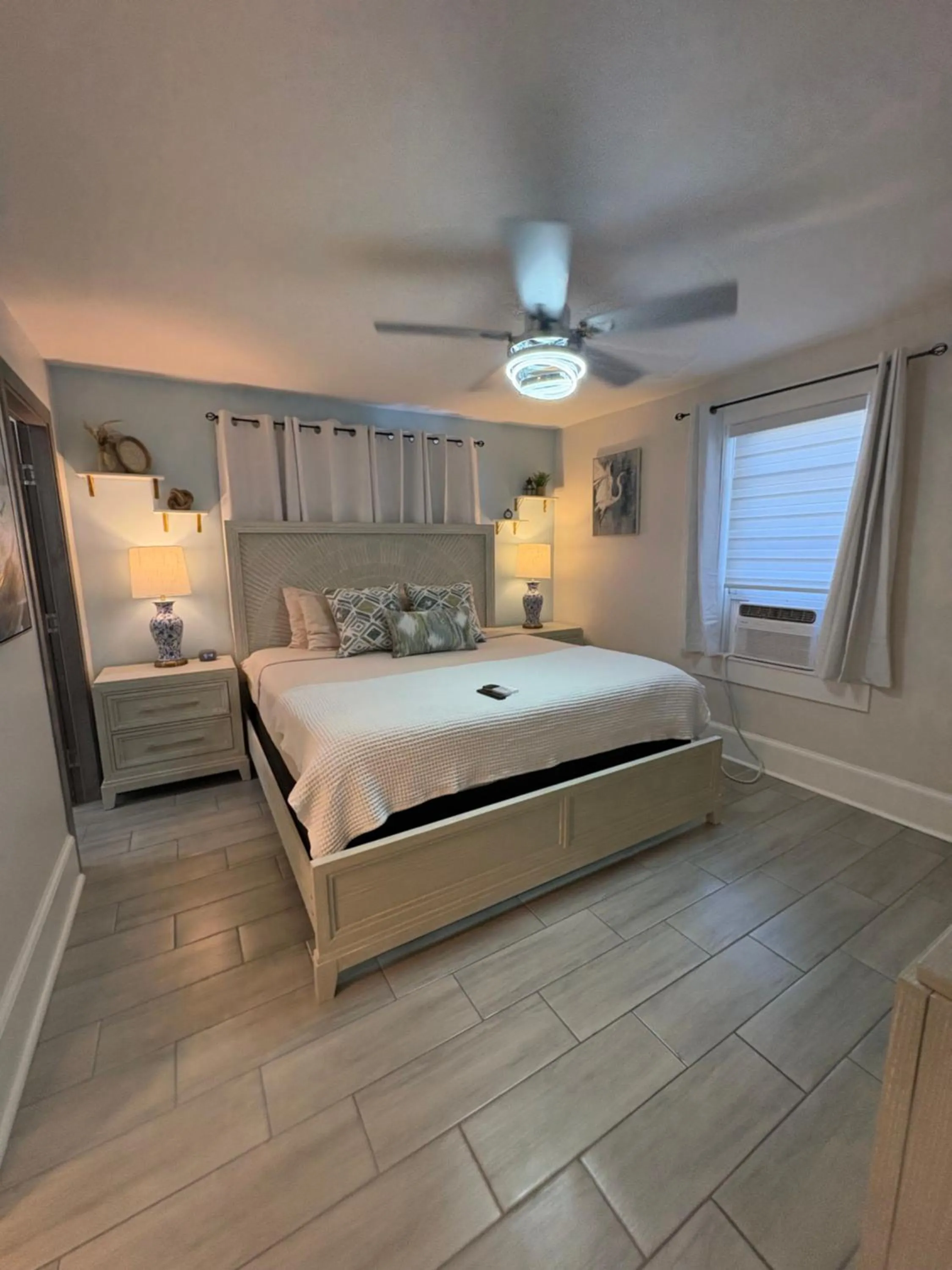 Bed in Casablanca Inn on the Bay