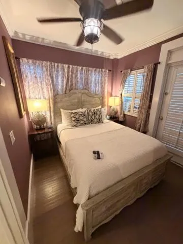 Bed in Casablanca Inn on the Bay