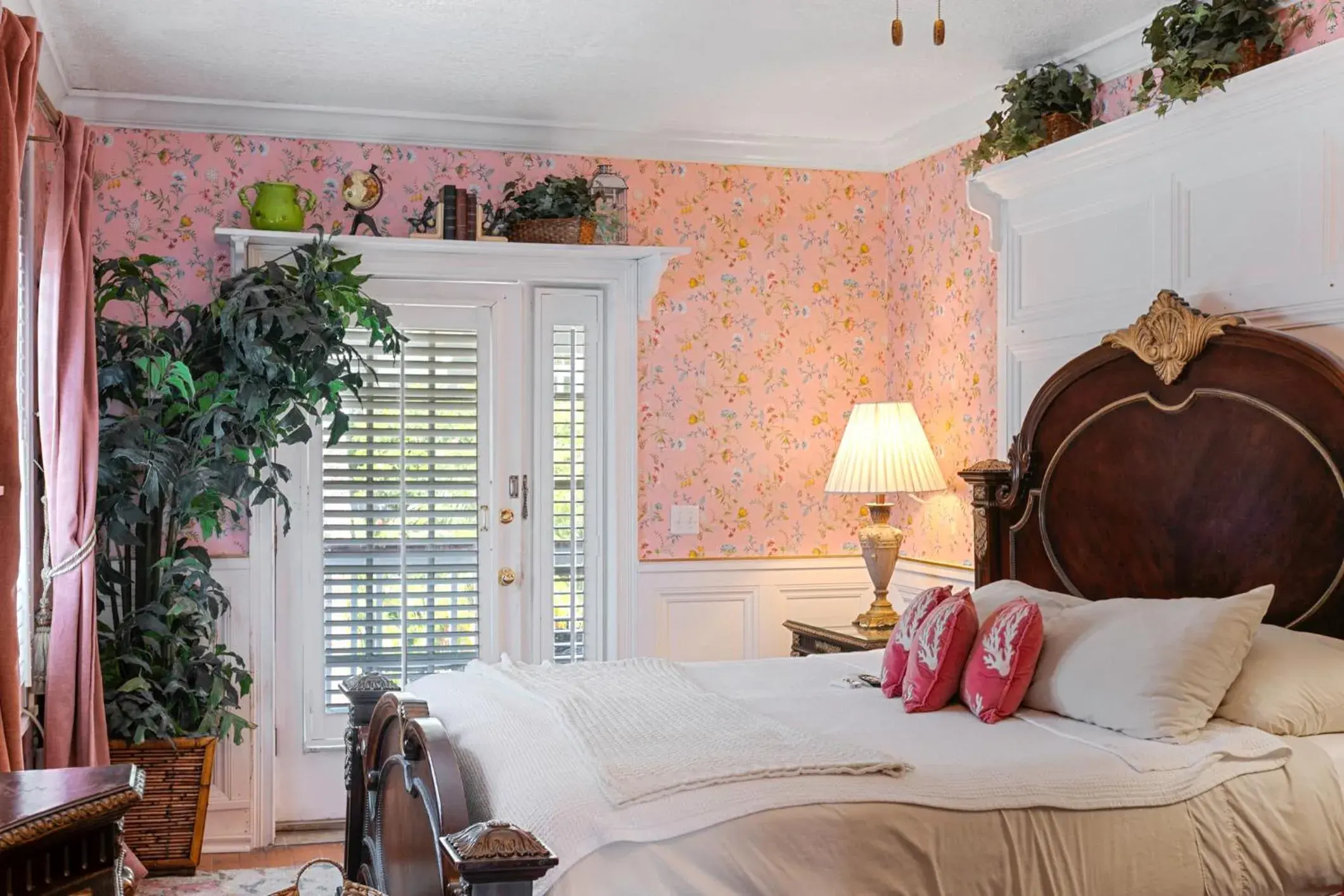 King Room in Casablanca Inn on the Bay King Room in Casablanca Inn on the Bay