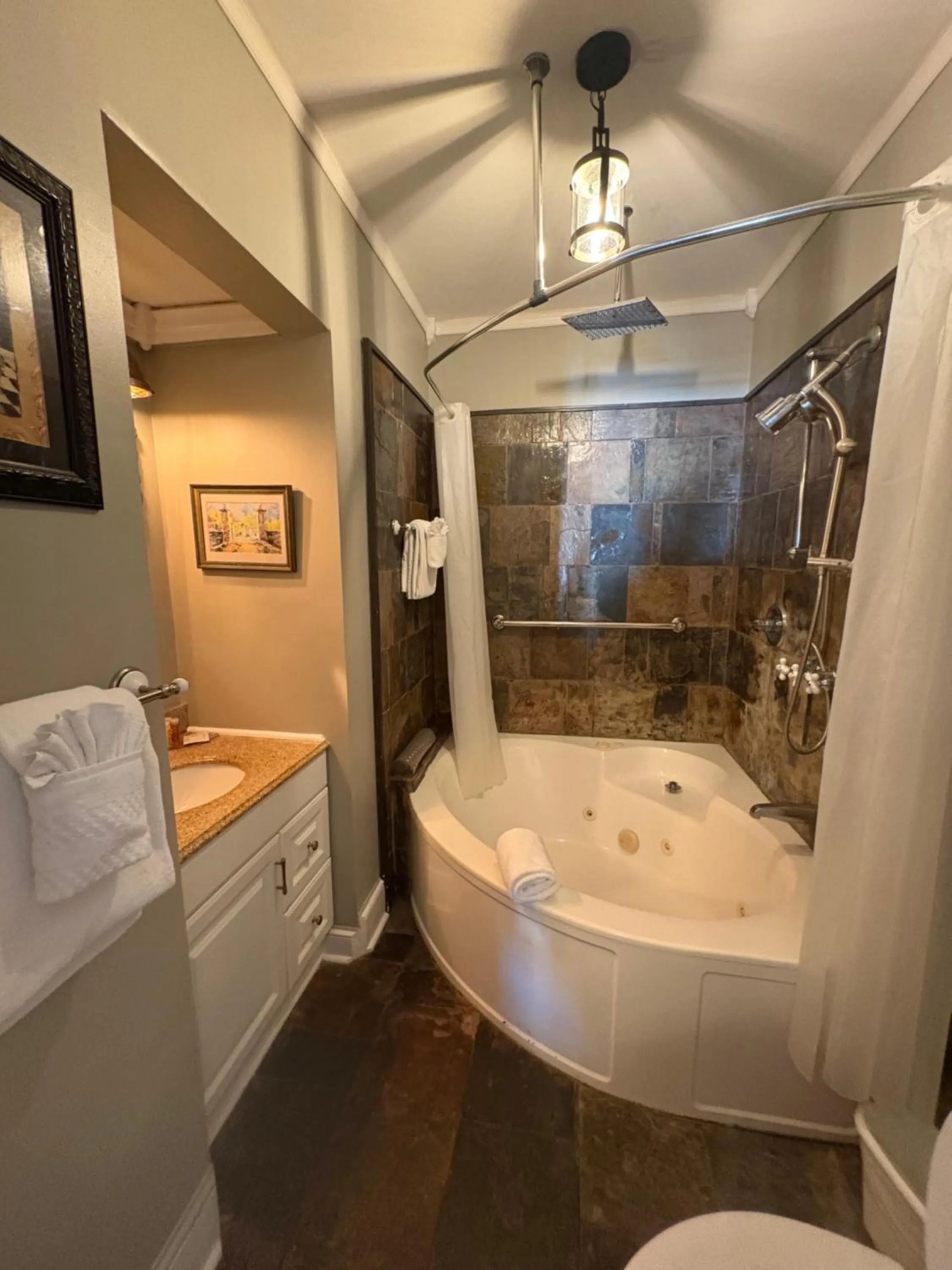 Casablanca Inn on the Bay