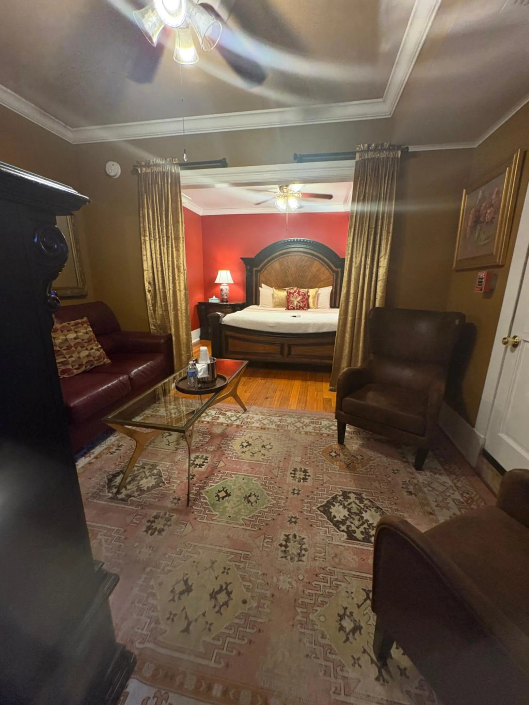 Bed in Casablanca Inn on the Bay