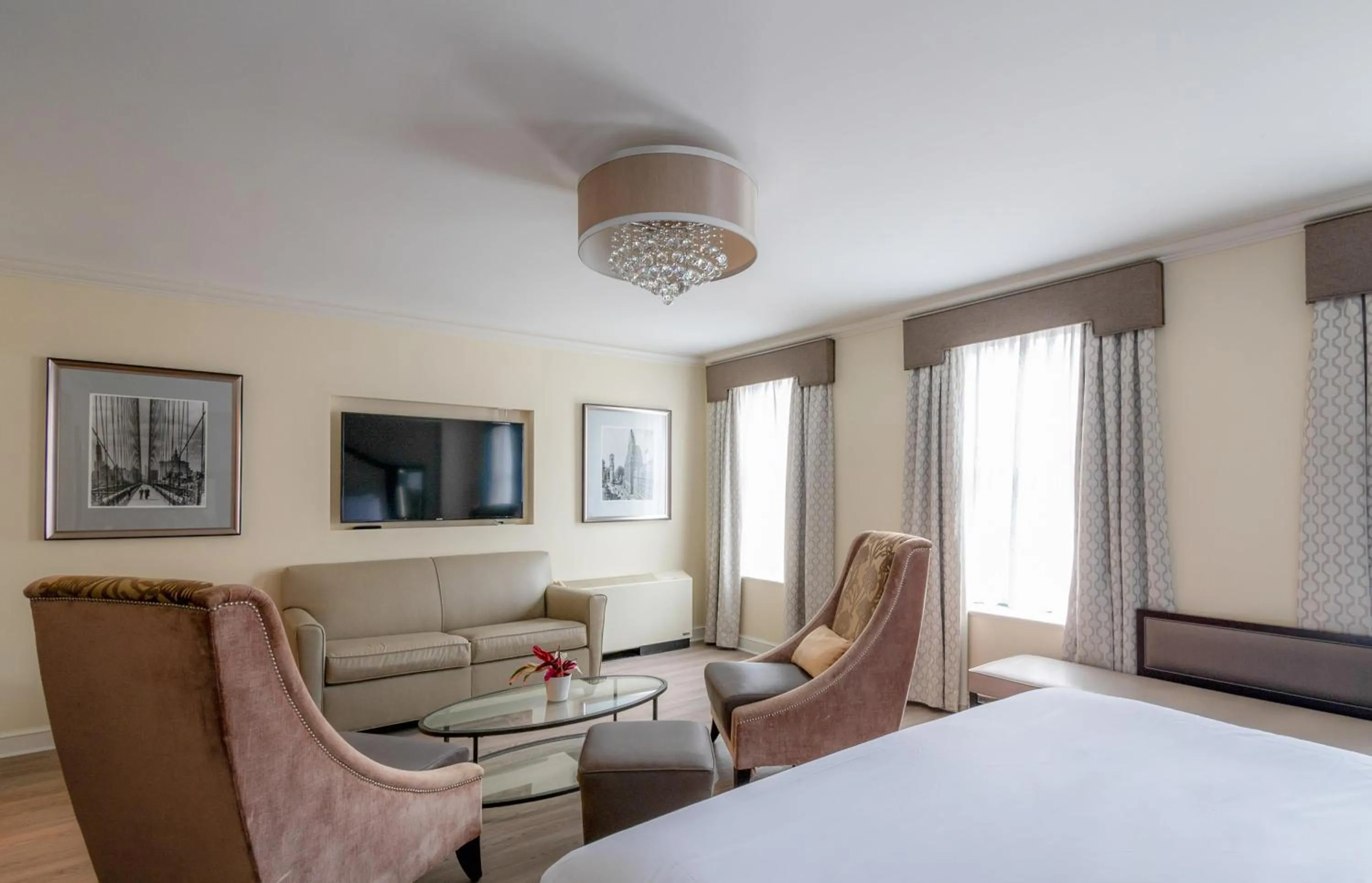 Photo of the whole room, Bed in Park South Hotel, part of JdV by Hyatt