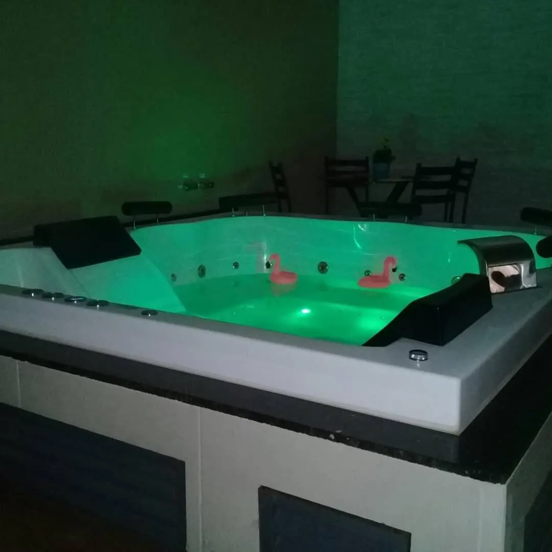 Casa com 2 quartos e banheira de Hidromassagem