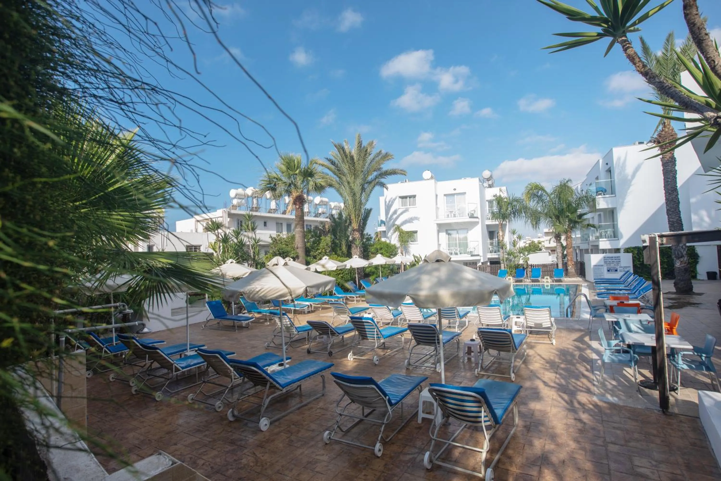 Pavlinia Hotel & Apartments